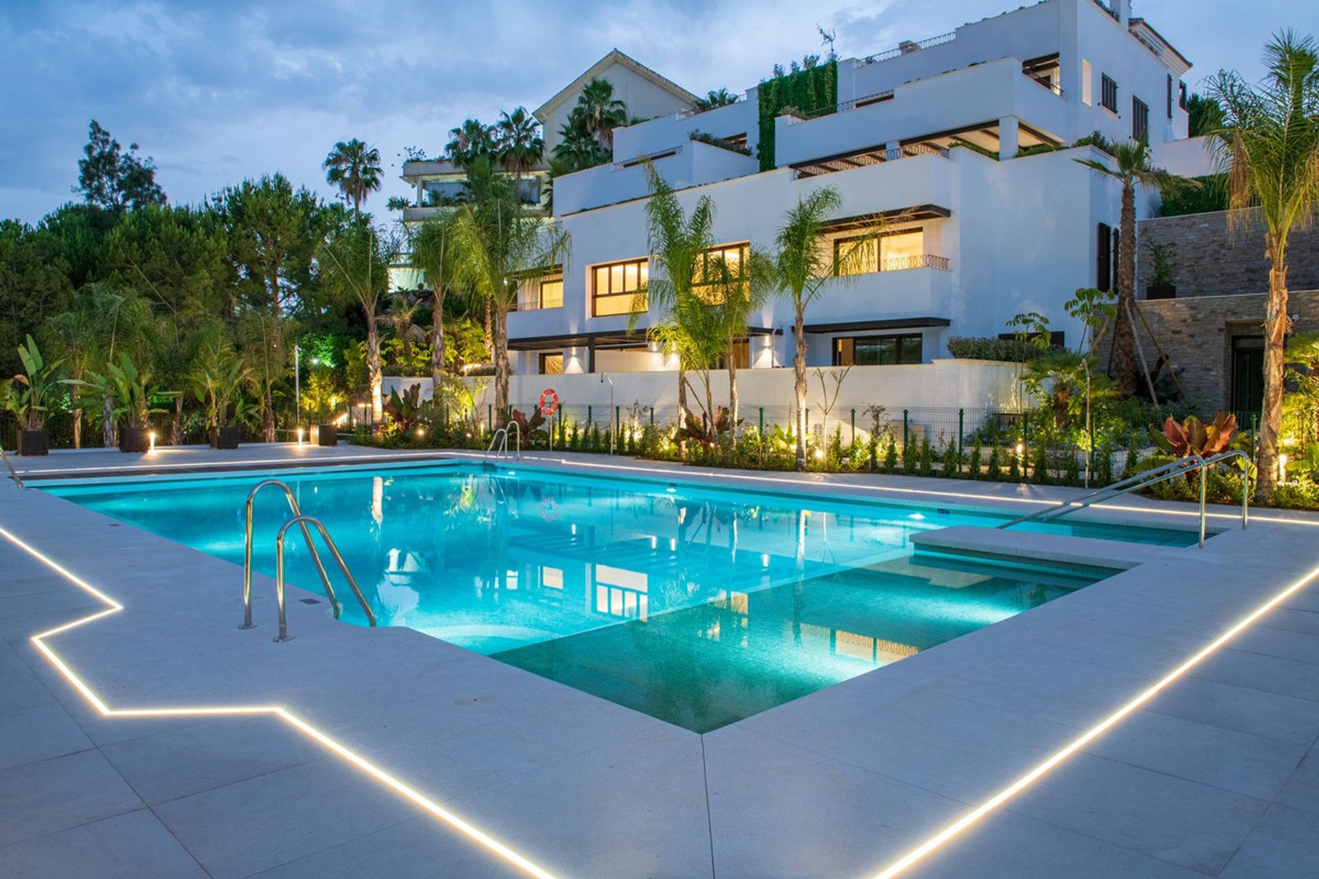 Condominium in Marbella, Andalusia 10863234