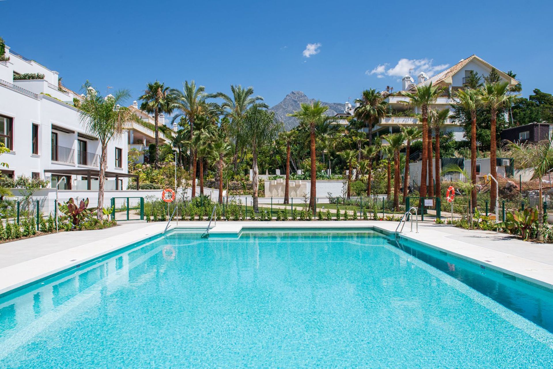 Condominium in Marbella, Andalusia 10863234