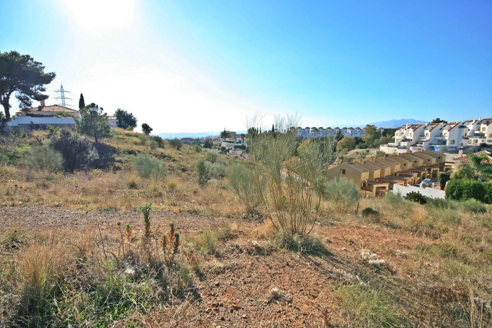 土地 在 Santa Fe de los Boliches, Andalusia 10863352