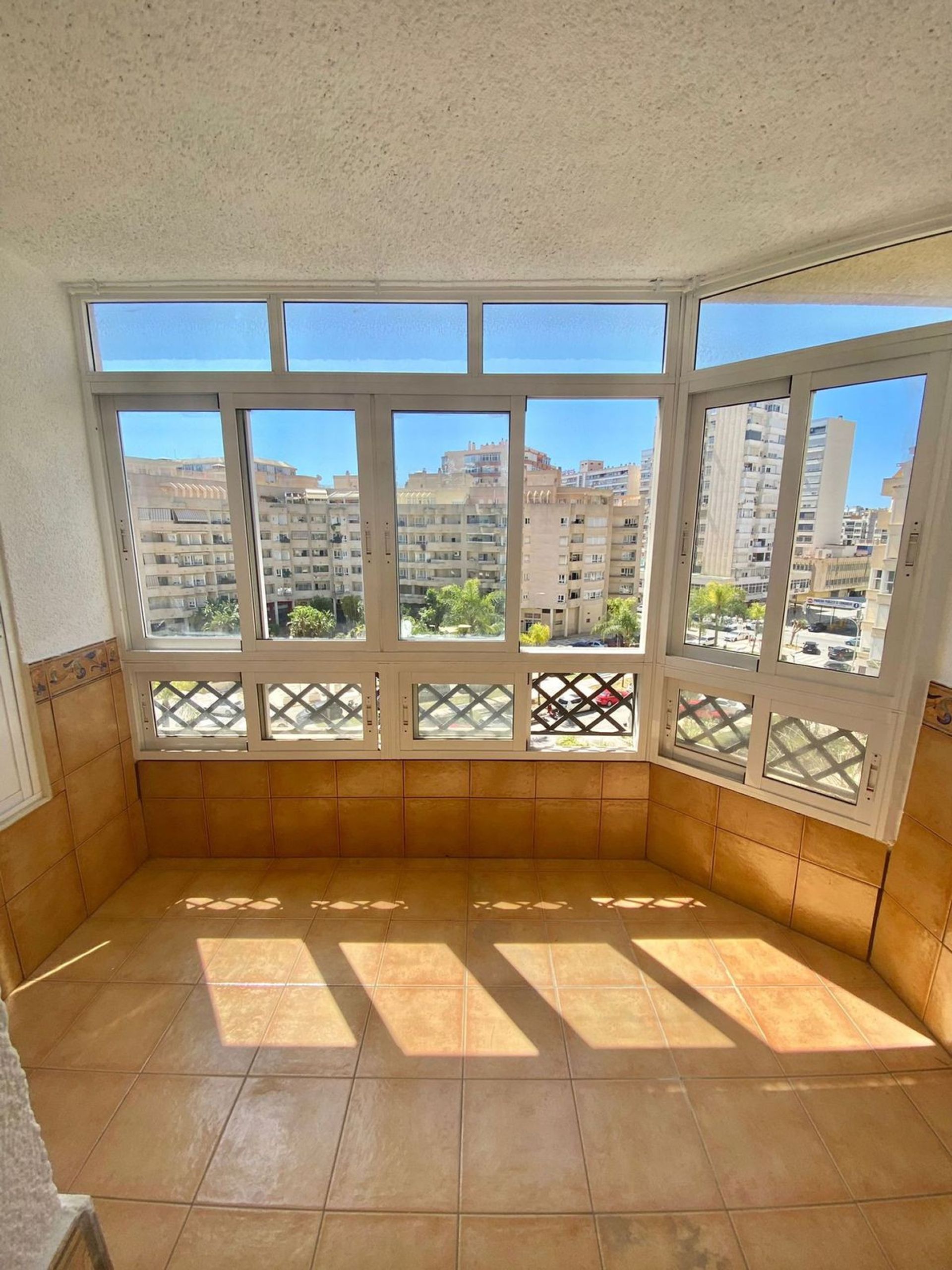 Condominium dans Torremolinos, Andalousie 10863365