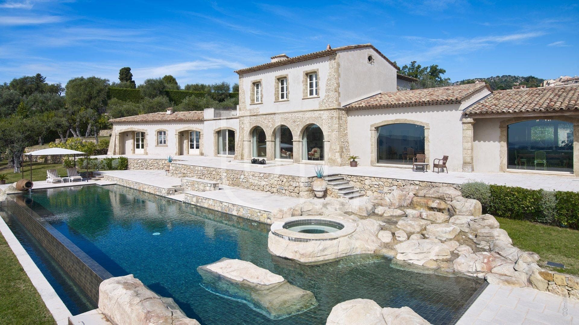 Casa nel Chateauneuf-Grasse, Provence-Alpes-Cote d'Azur 10864215