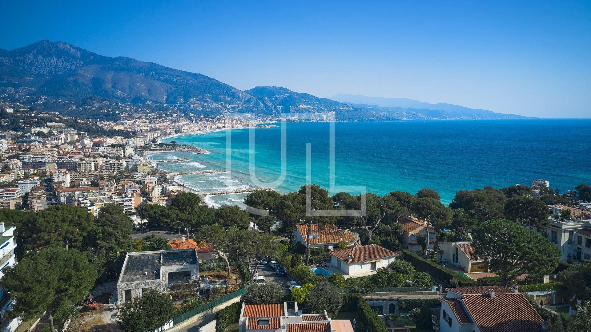 σπίτι σε Menton, Provence-Alpes-Côte d'Azur 10864333