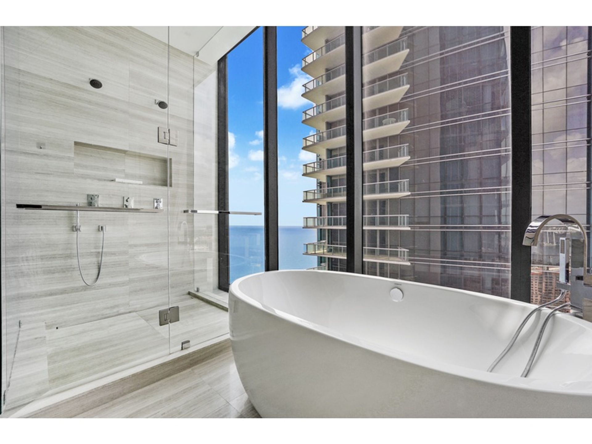 公寓 在 Sunny Isles Beach, Florida 10865662