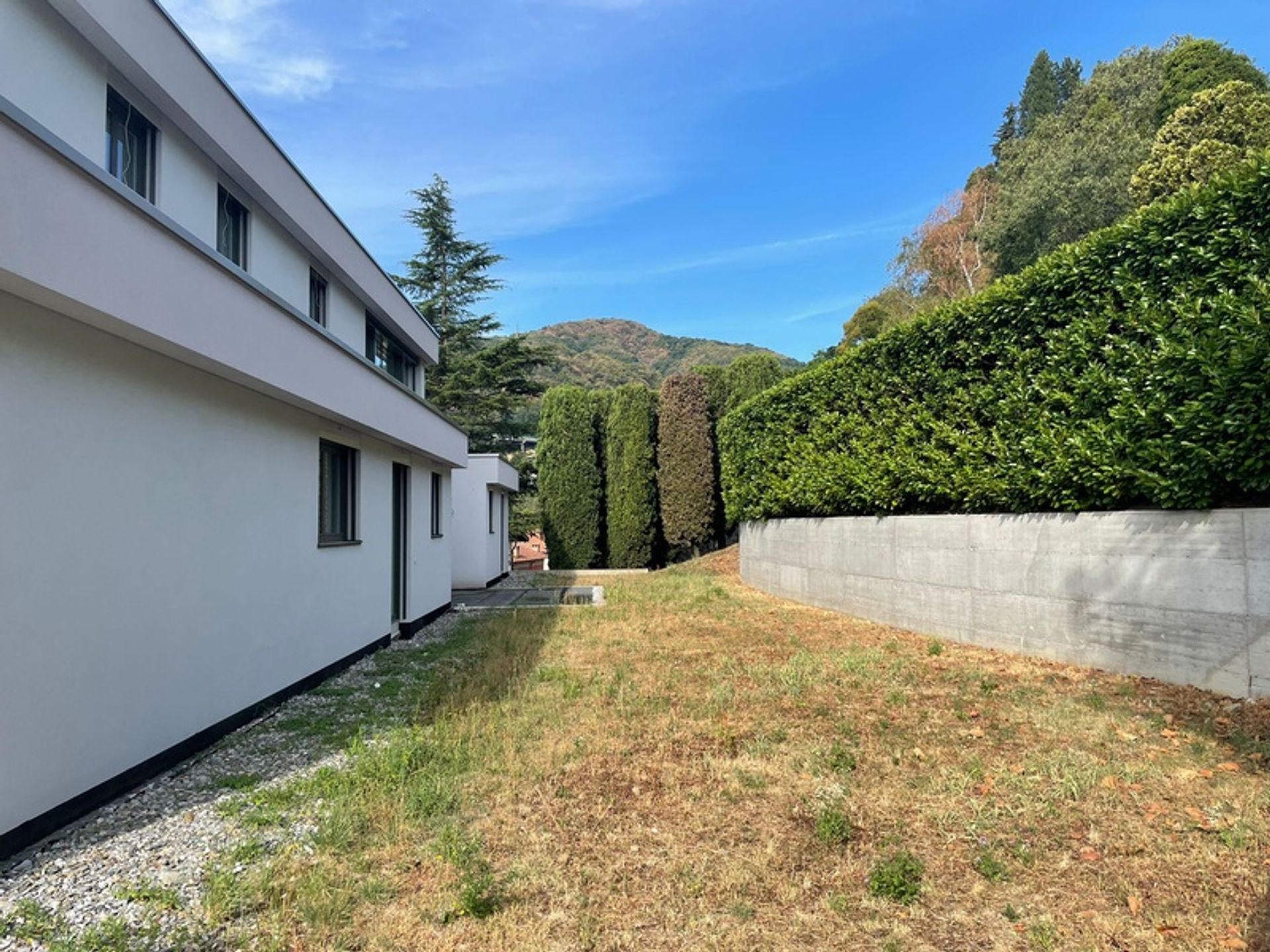 Mehrfamilienhaus im Como, Lombardia 10865743