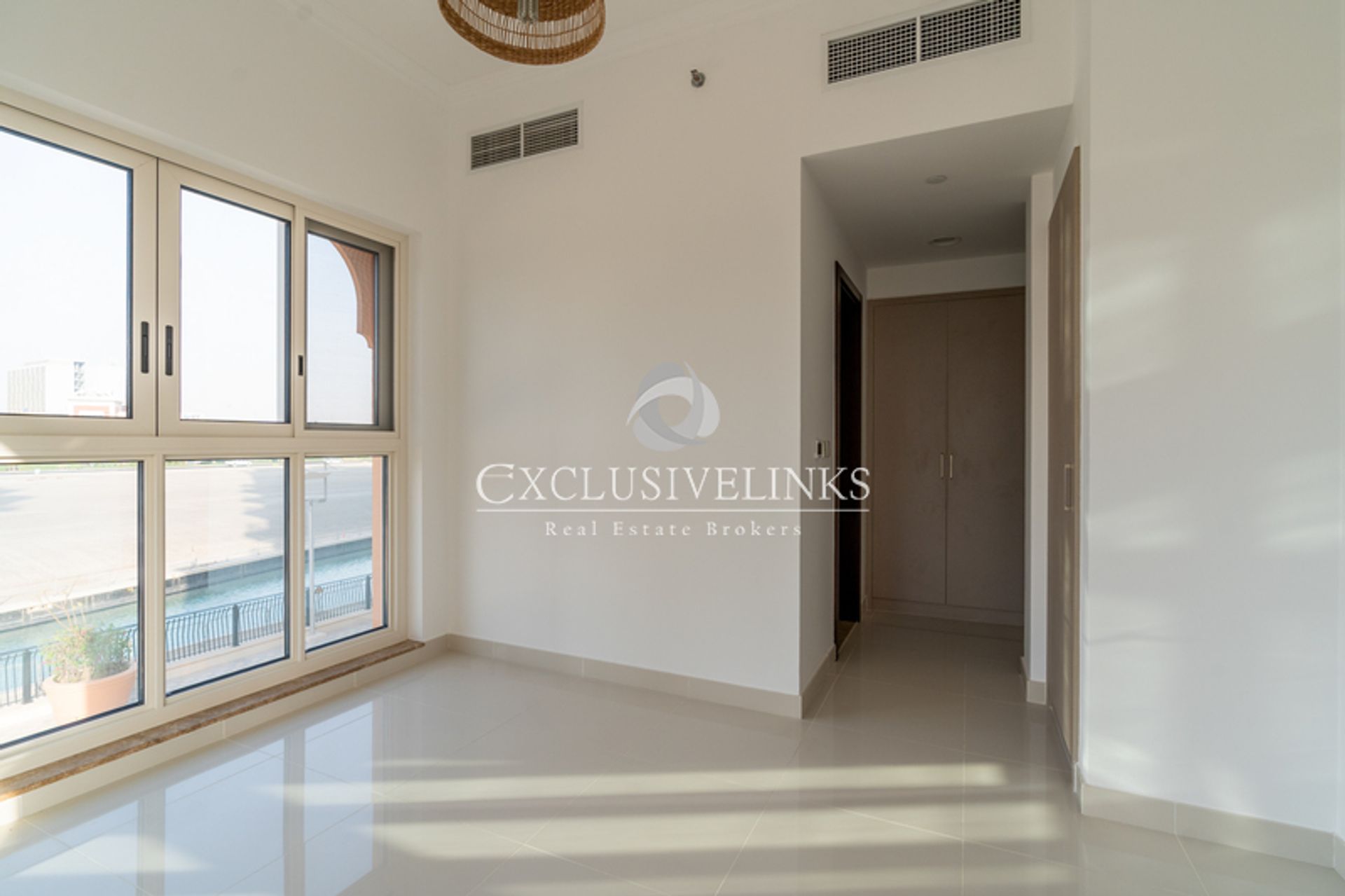 Condominium in Dubai, Dubai 10866205