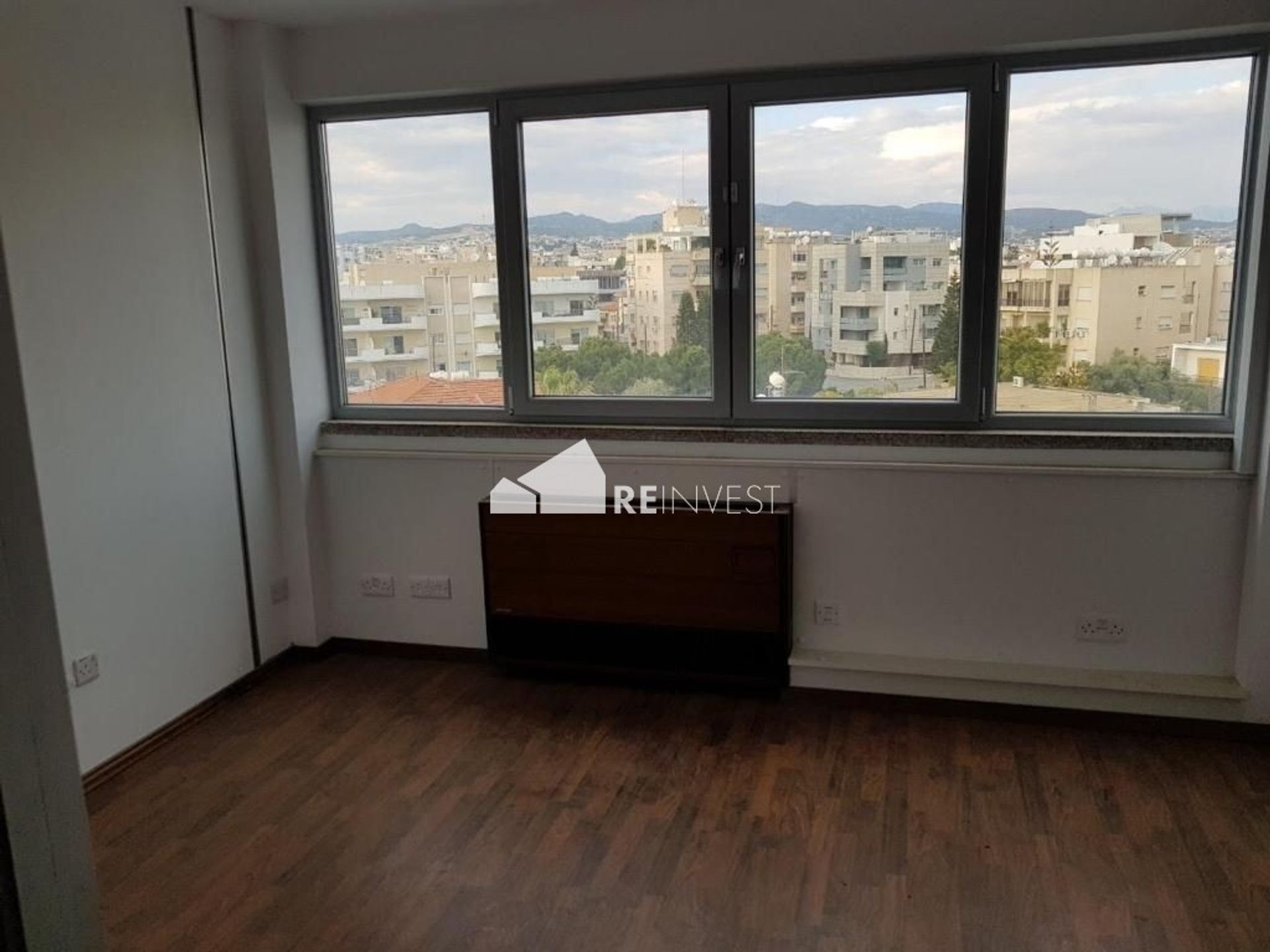 Kantor di Limassol, Limassol 10866441