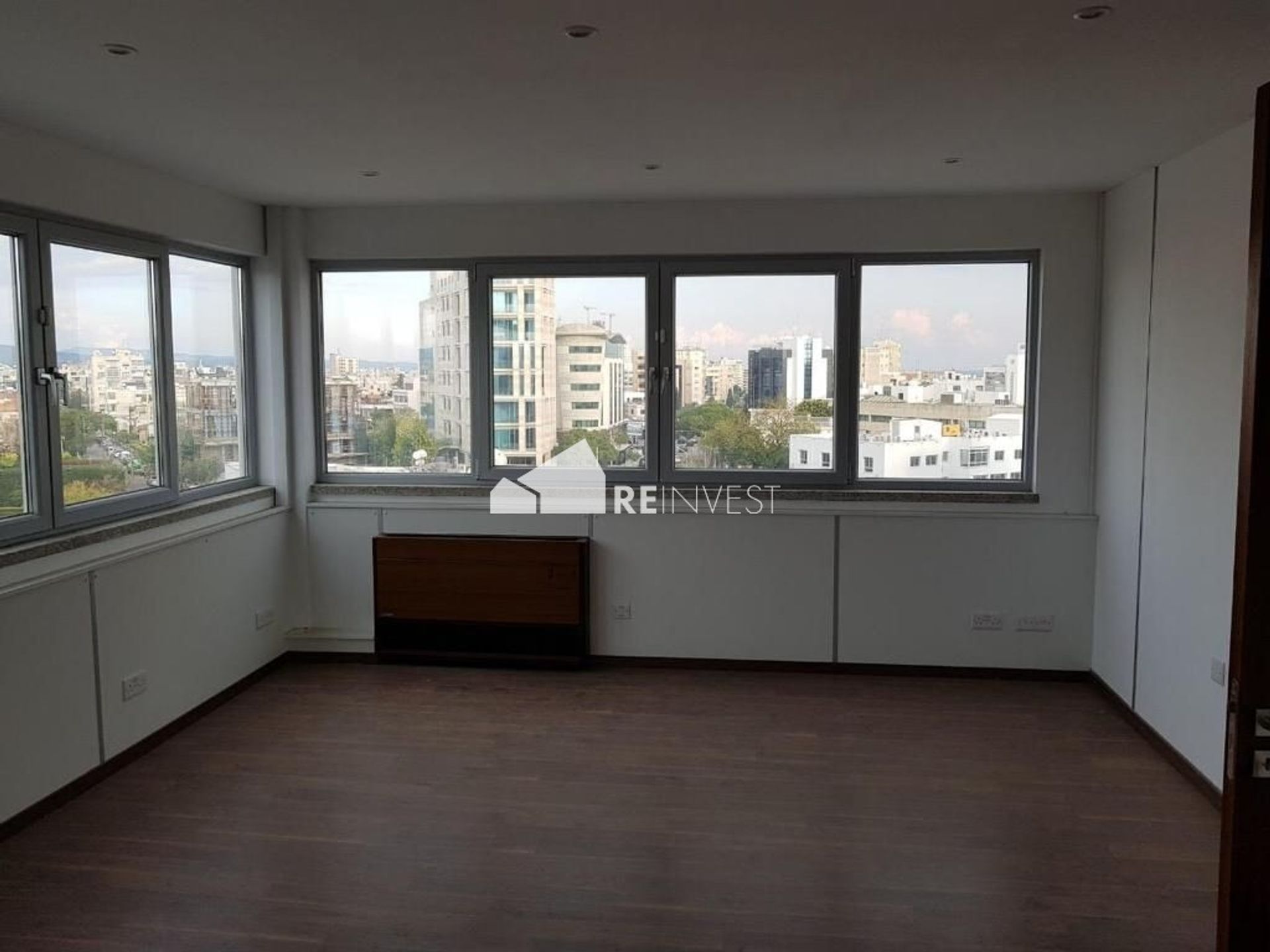 Kantor di Limassol, Limassol 10866441