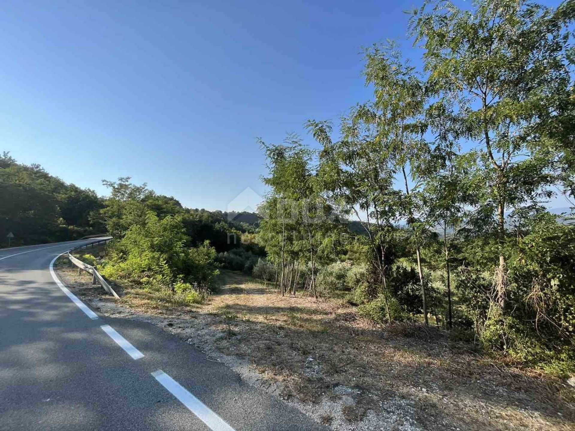 Land in Gračišće, Istria County 10867436