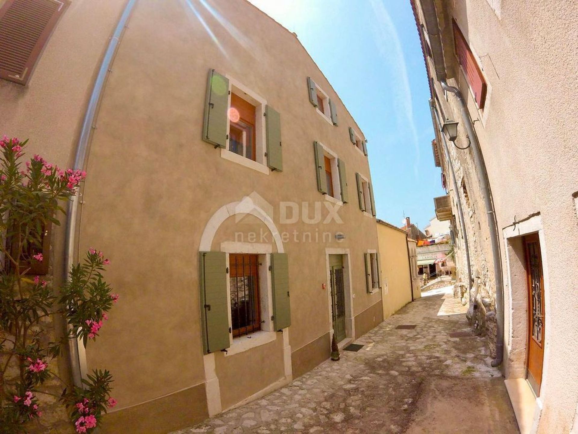 Kommerciel i Vrsar, Istria County 10867473