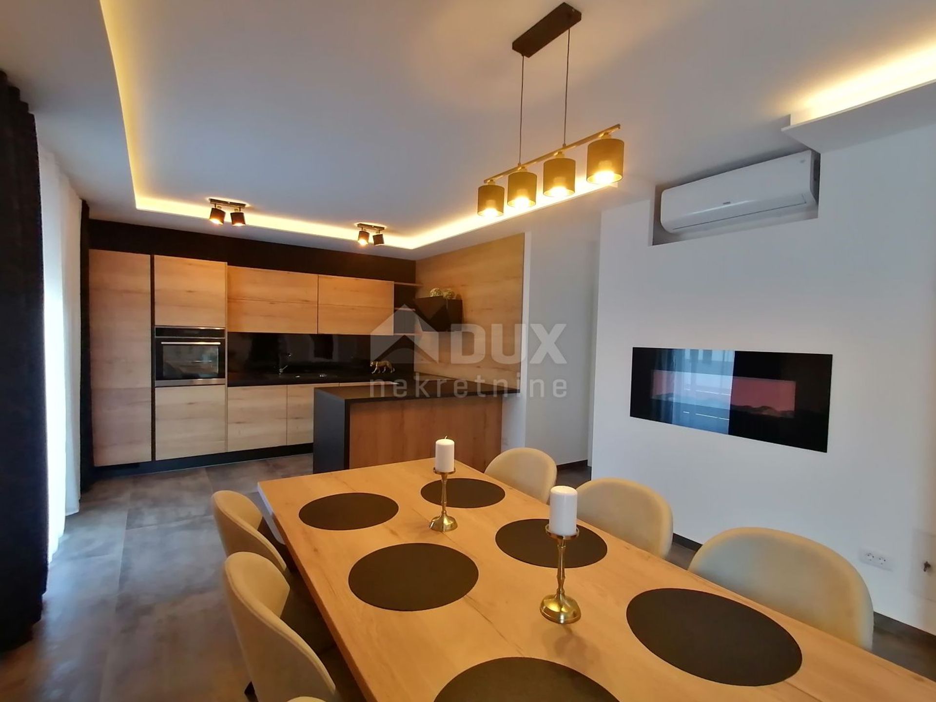 Condominio en Pula, Istarska županija 10868262