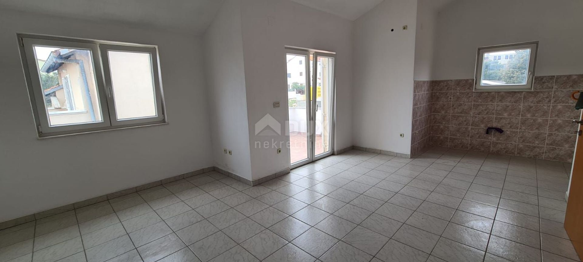 Condominio en Pakoštane, Zadarska županija 10868395