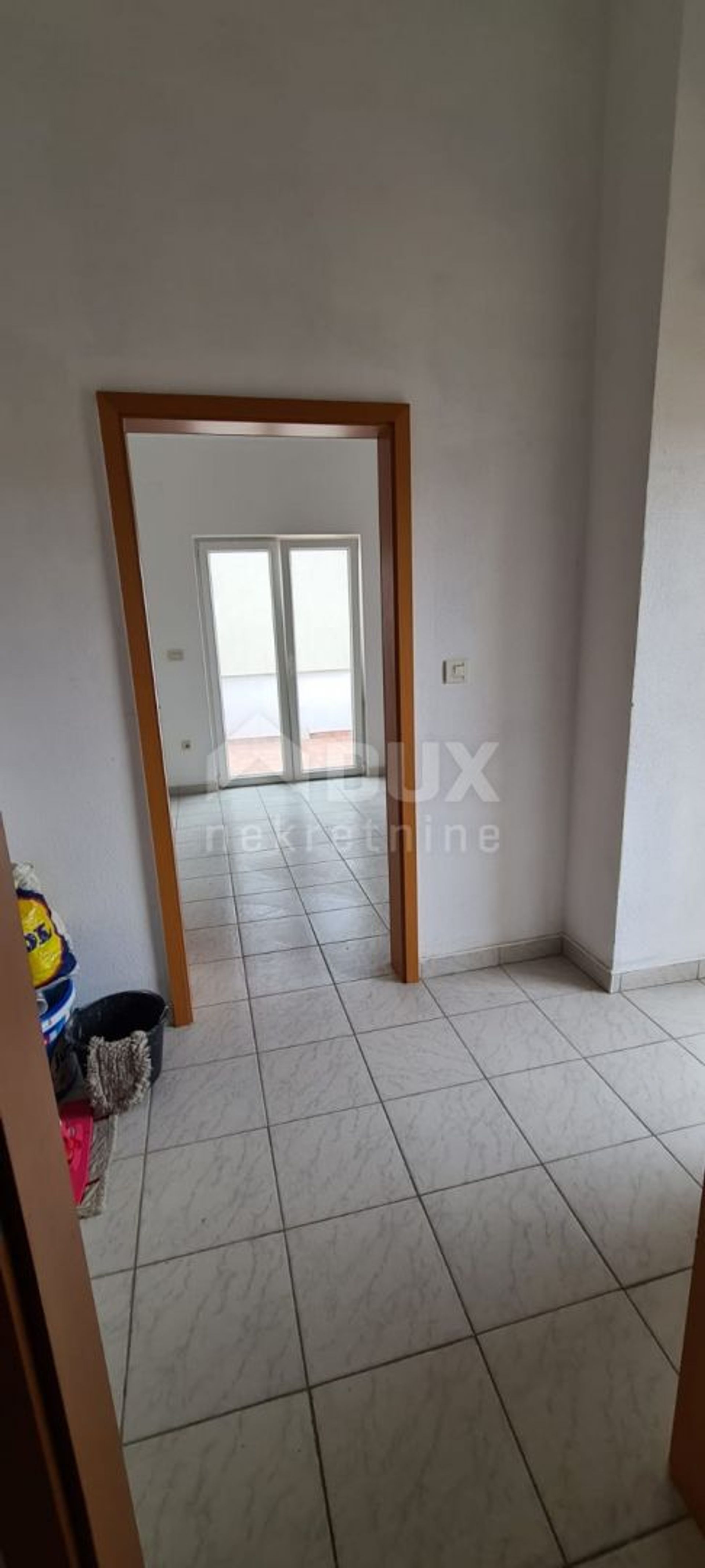 Condominio en Pakoštane, Zadarska županija 10868395