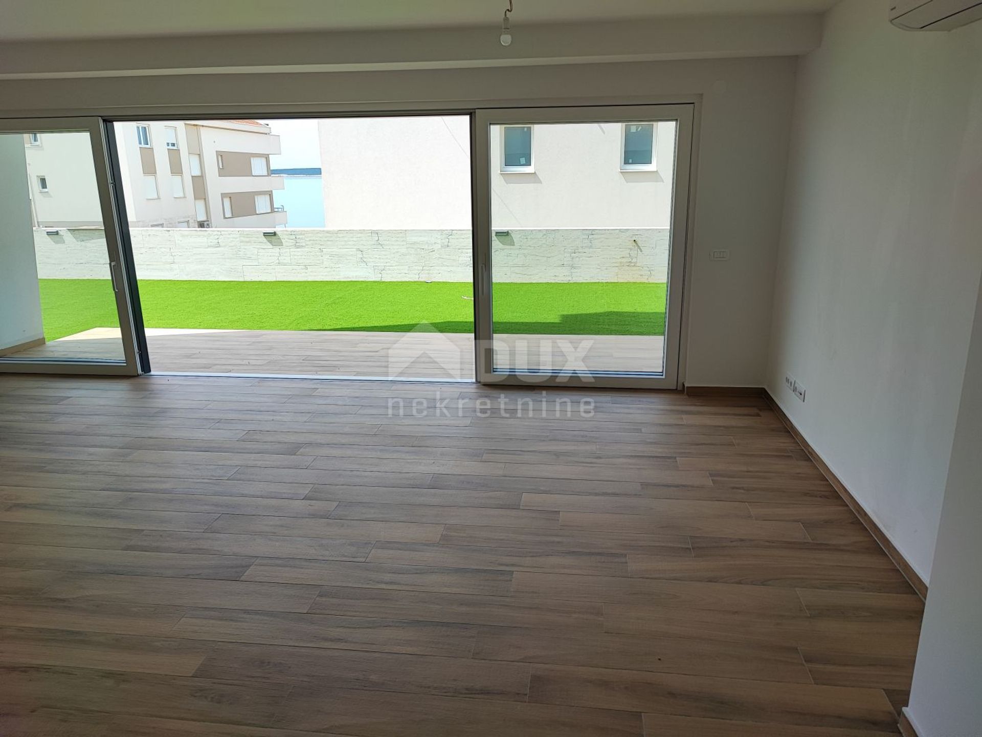 Condominium in Mandre, Zadar County 10868481