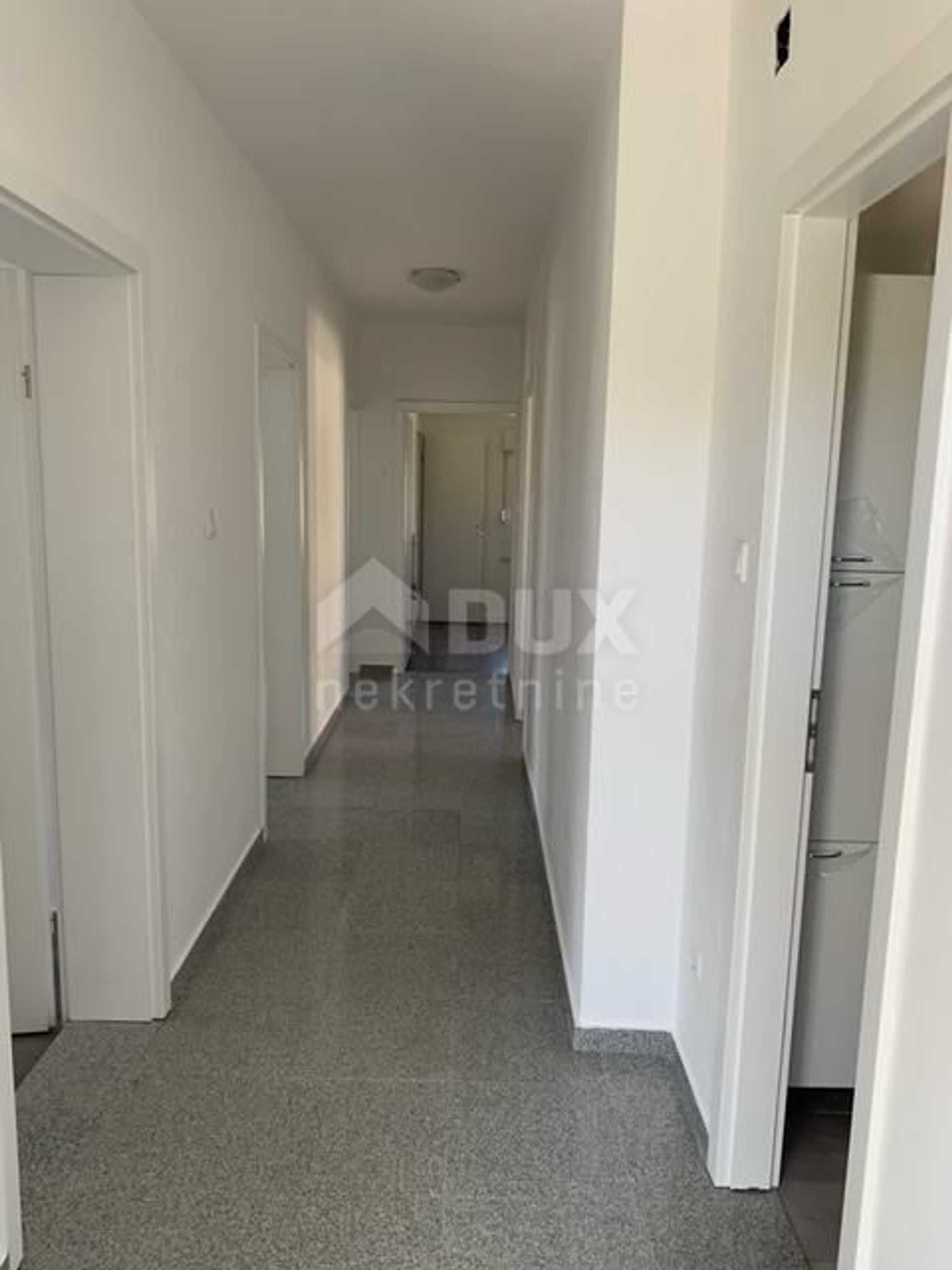 Condominium in Lopar, Primorsko-Goranska Zupanija 10868568