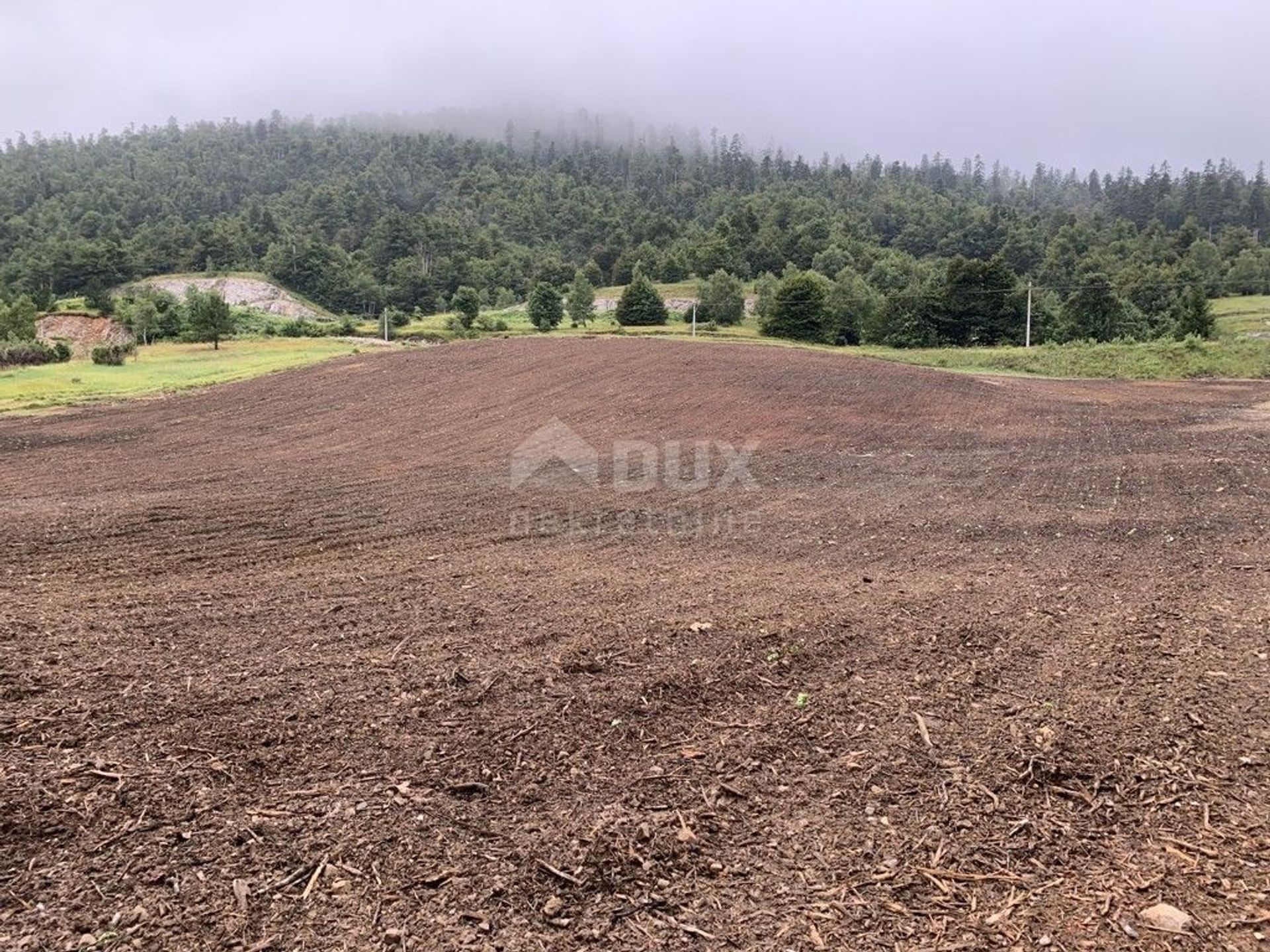 Terre dans Fuzine, Primorsko-Goranska Zupanija 10869055