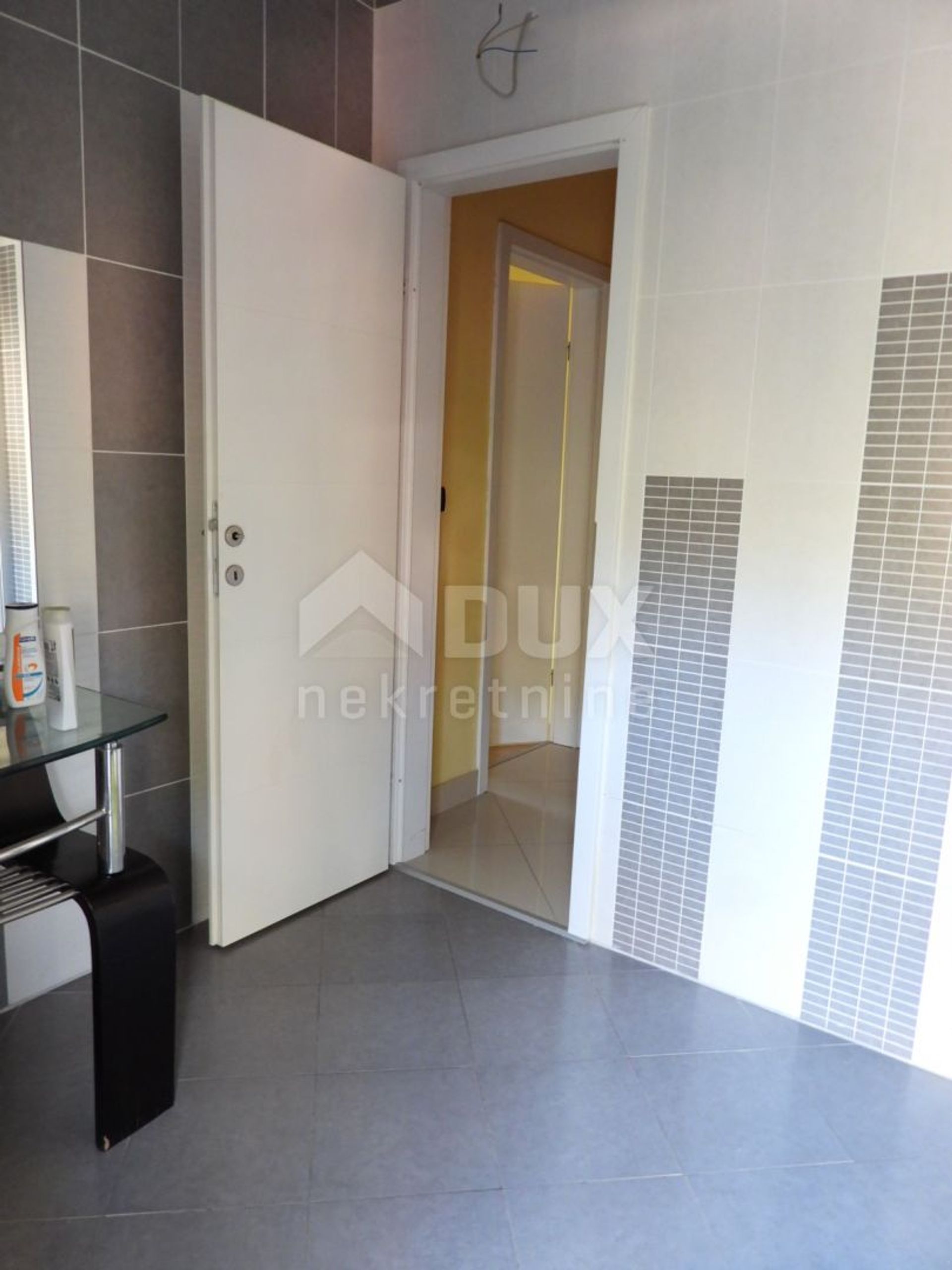 Condominio en Opatija, Primorje-Gorski Kotar County 10869349