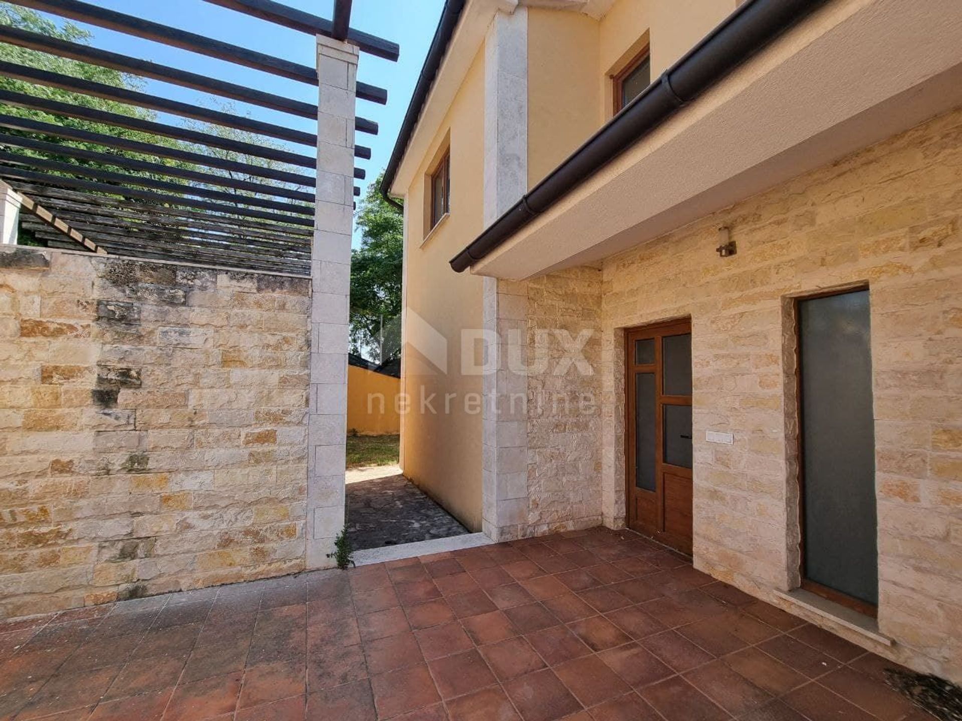 House in Kaštelir, Istria County 10870407