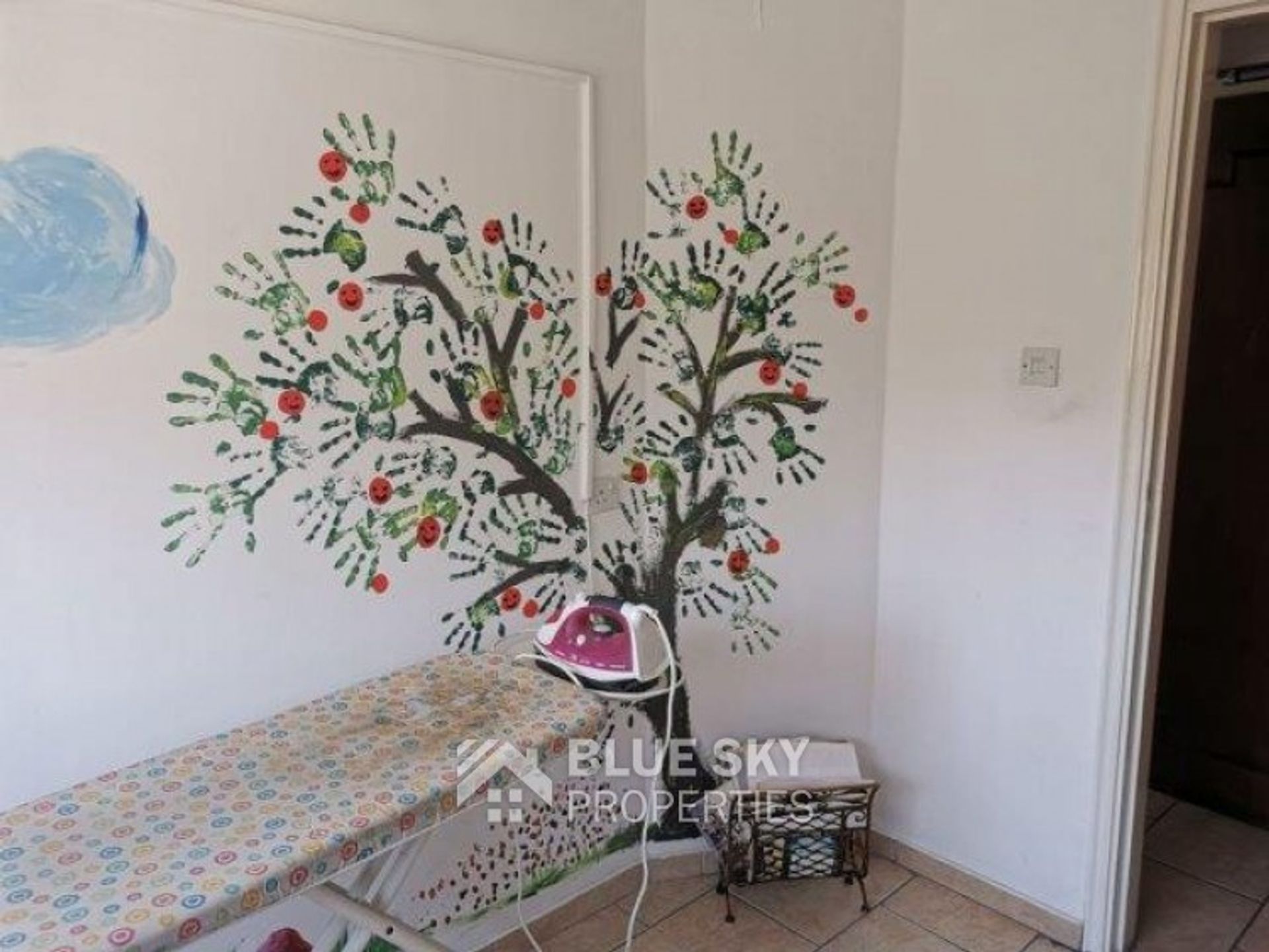 Teollinen sisään Limassol, Limassol 10871666