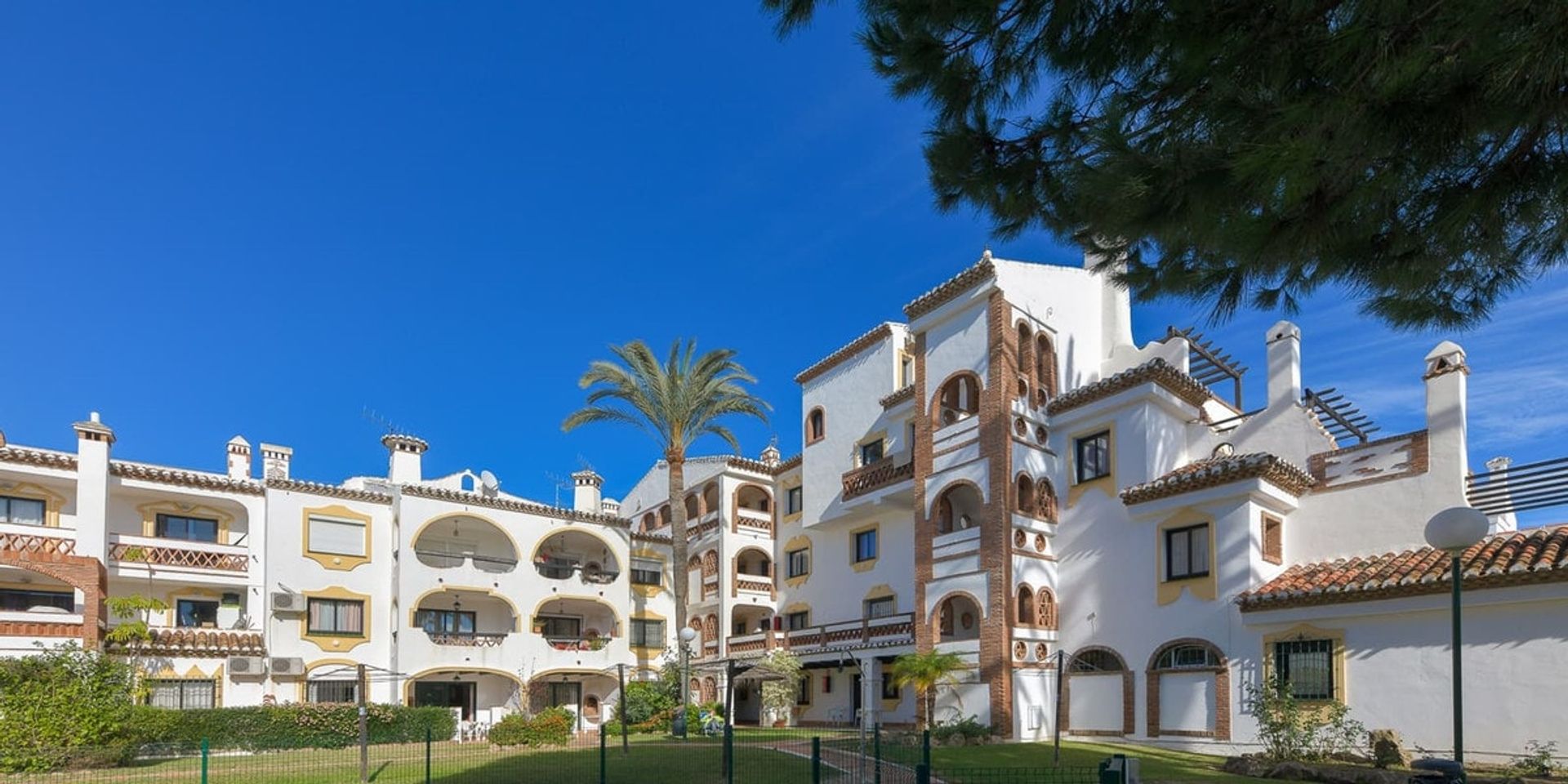 Condominium in Fuengirola, Andalusië 10872468