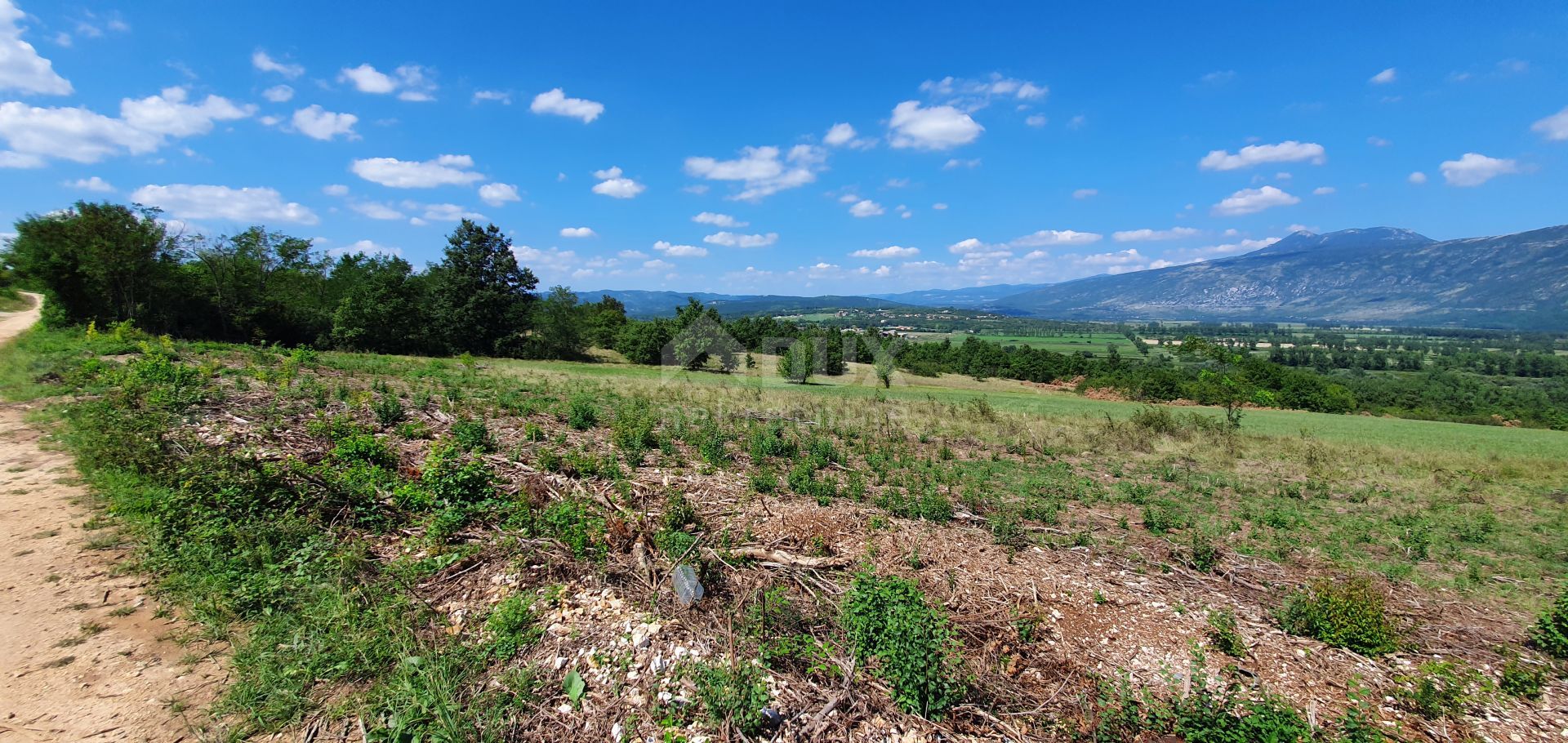 Tierra en Kršan, Istria County 10872535