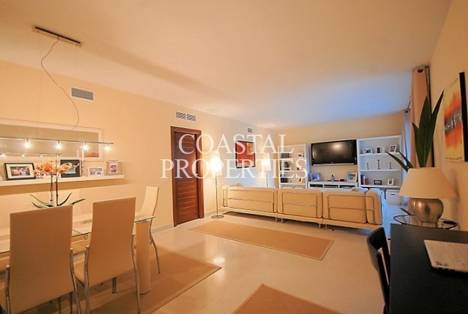 Condominio en Calvià, Islas Baleares 10872843