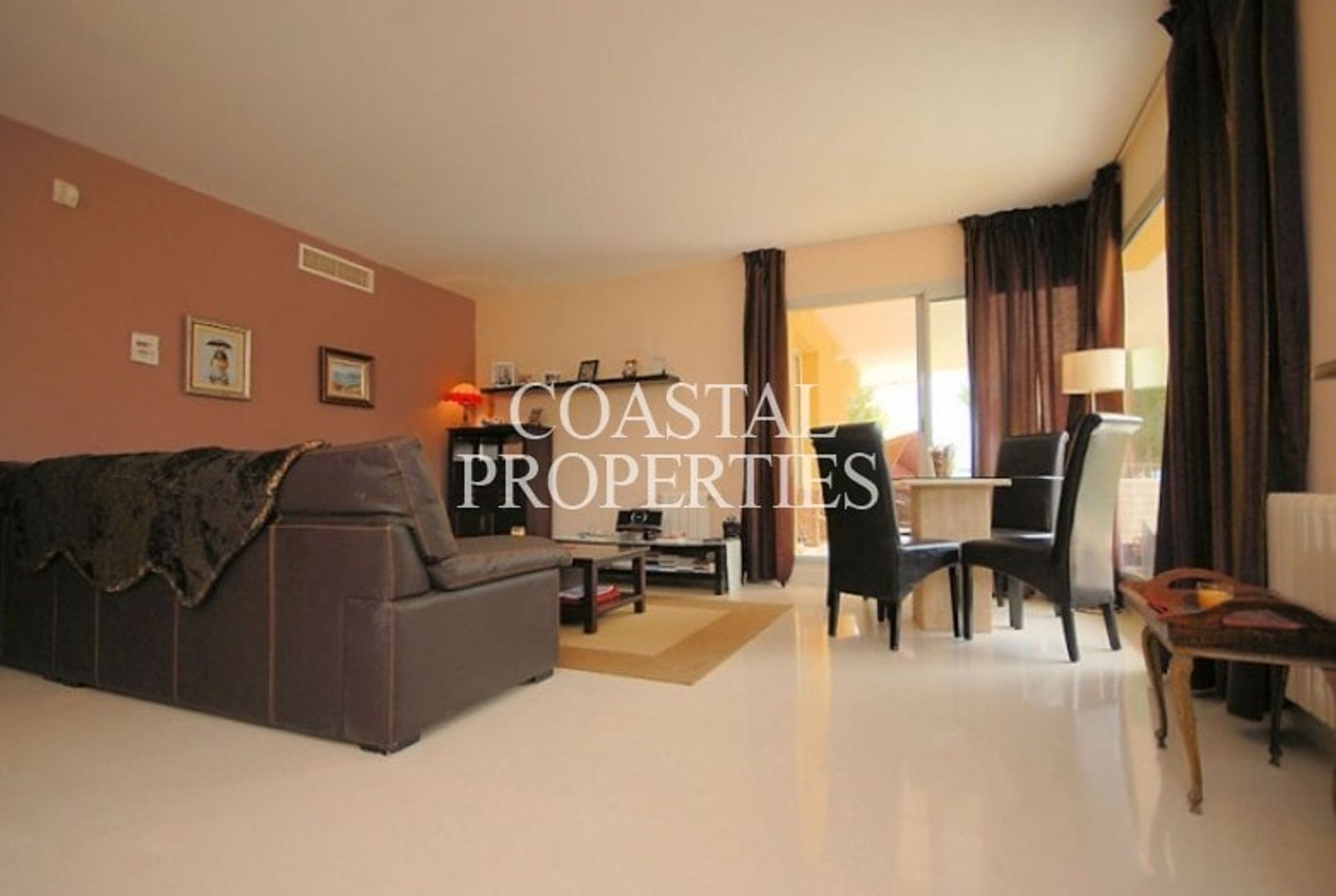 Condominium in Calvia, De Balearen 10872887