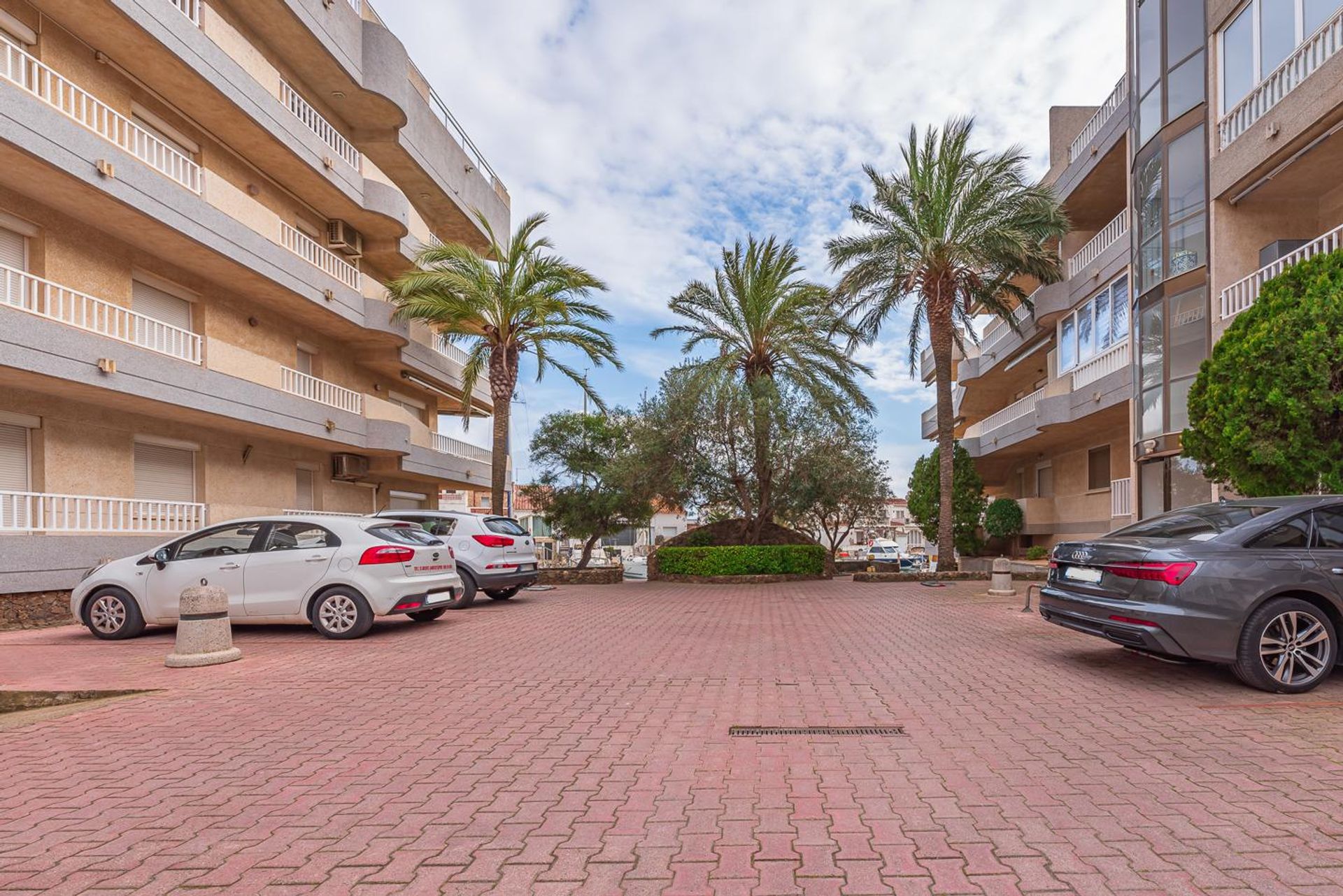 Condominium in Empuriabrava, Catalonia 10873505