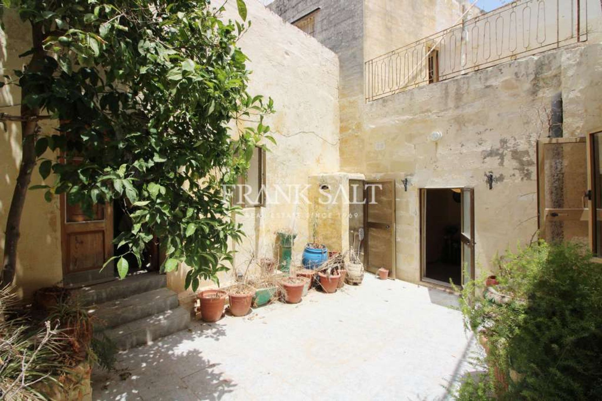 آخر في Haz-Zebbug,  10874687