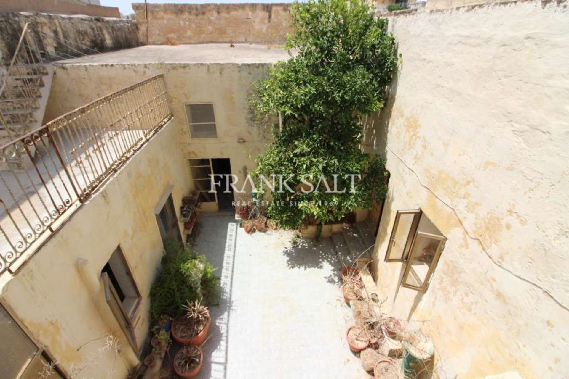 آخر في Haz-Zebbug,  10874687