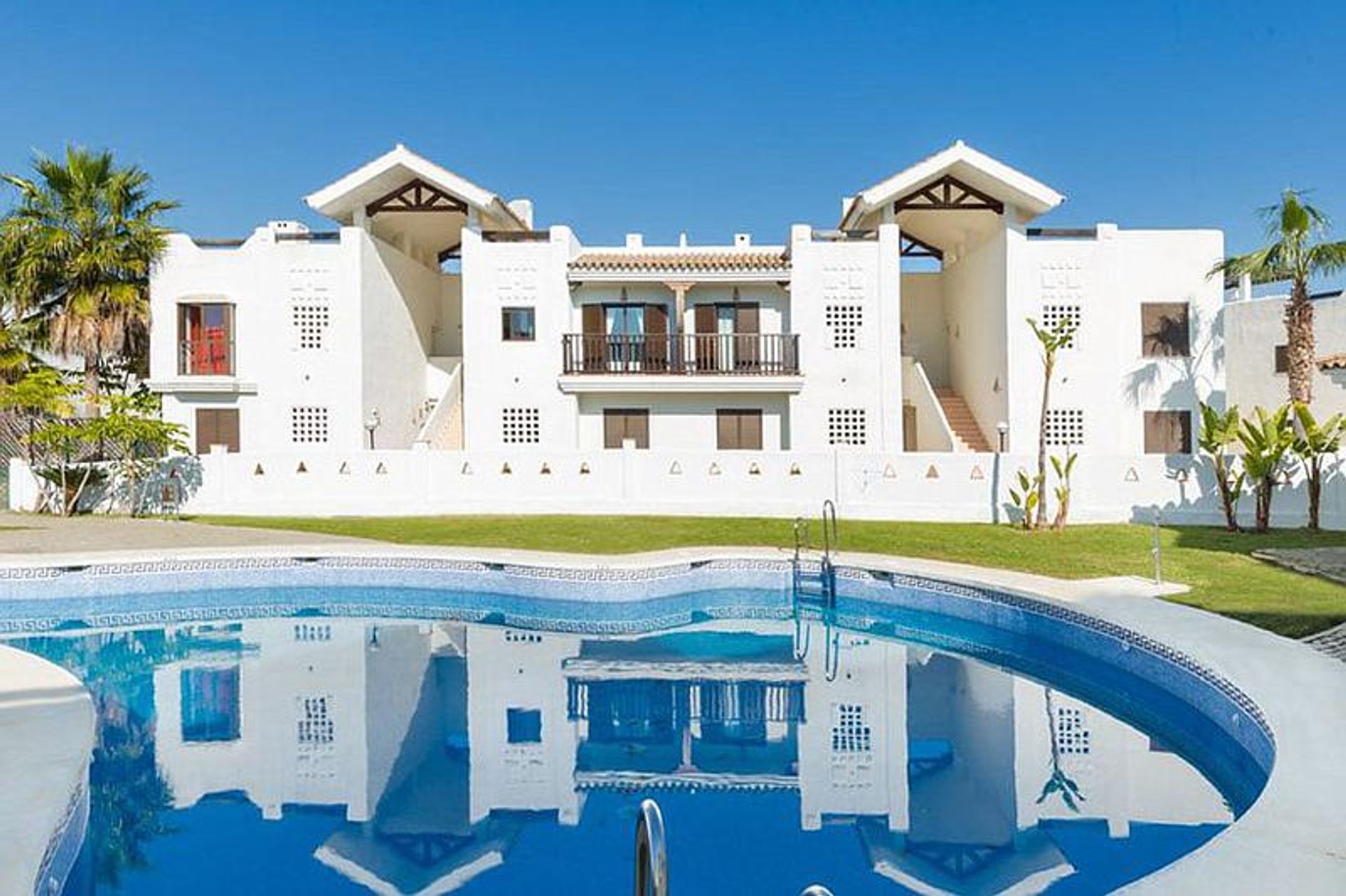 Condominium in San Roque, Andalucía 10875581