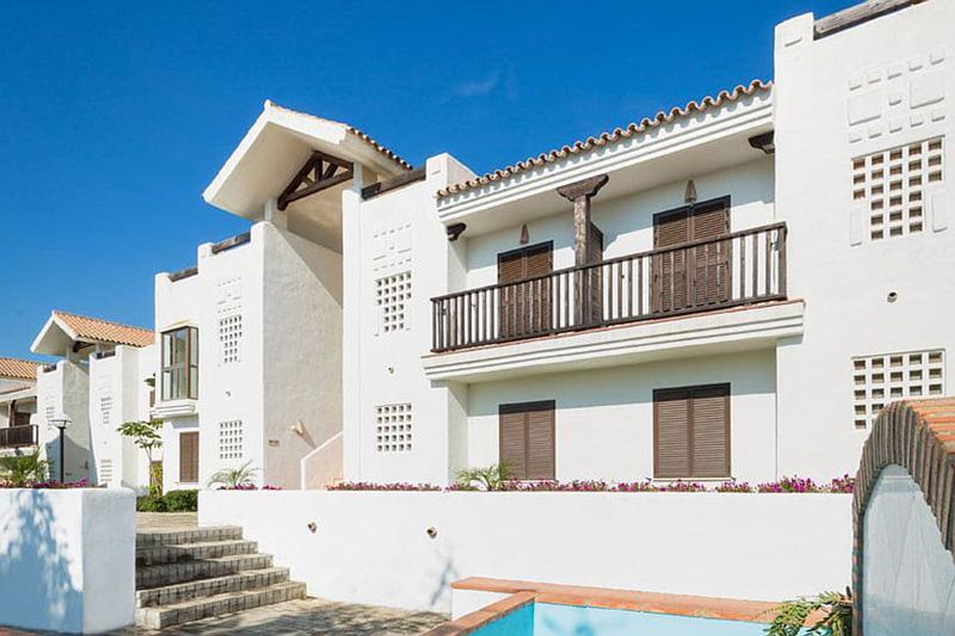 Condominium in San Roque, Andalucía 10875581