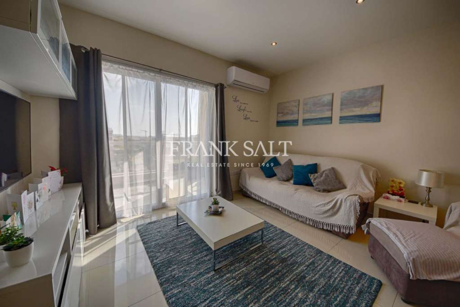 Condominium in San Giljan, San Giljan 10875596