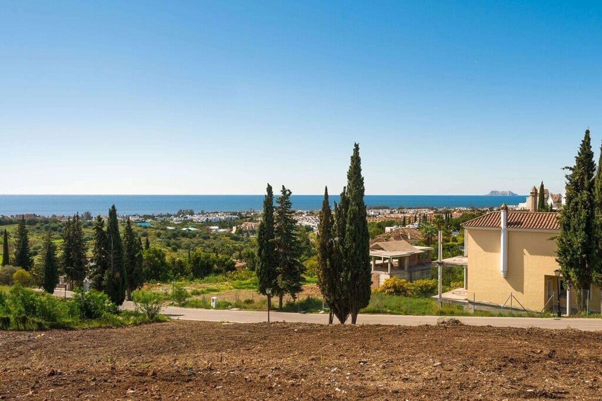 Land in Estepona, Andalucía 10875706