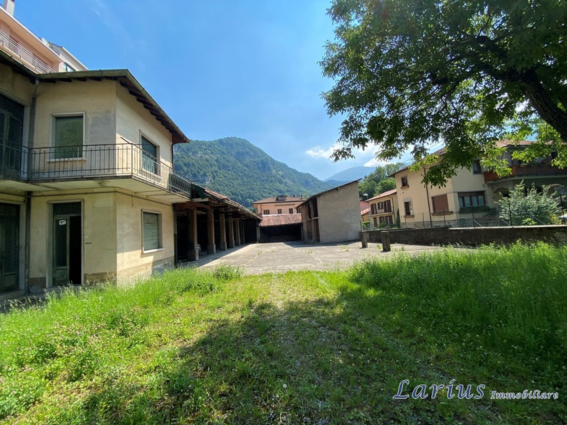 Hus i , Lombardy 10876051