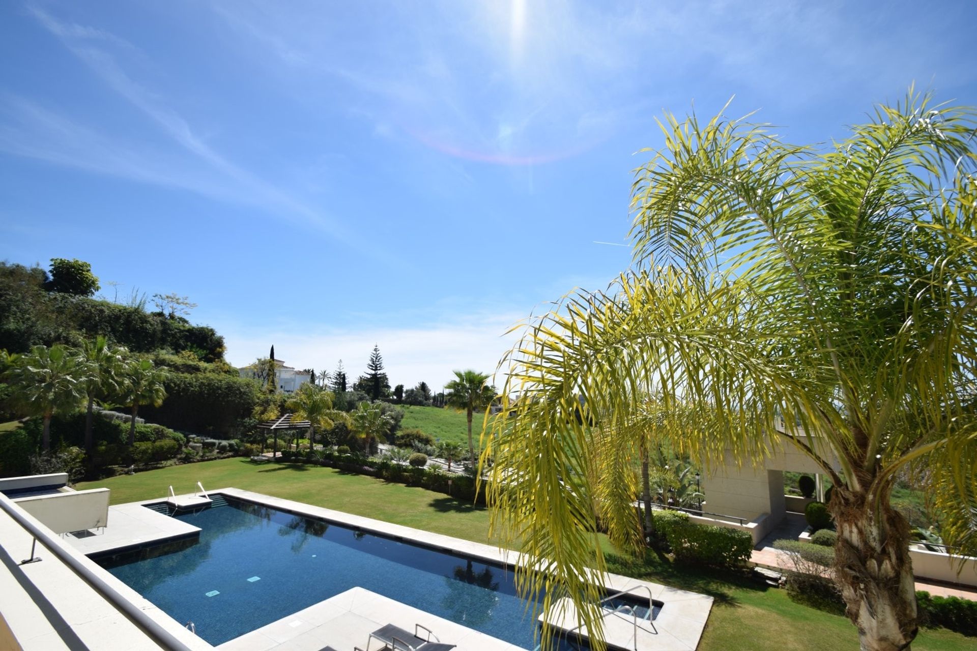 Condominium in Marbella, Andalucía 10876115