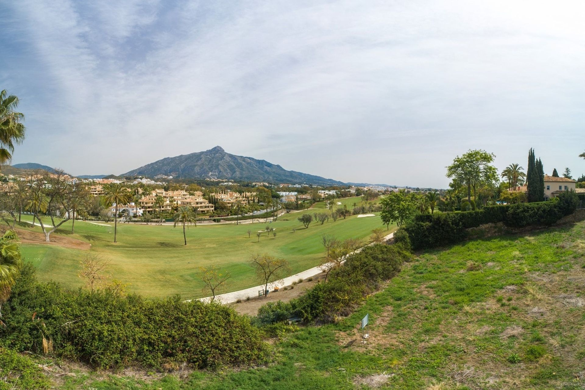 Tanah di Marbella, Andalucía 10876442