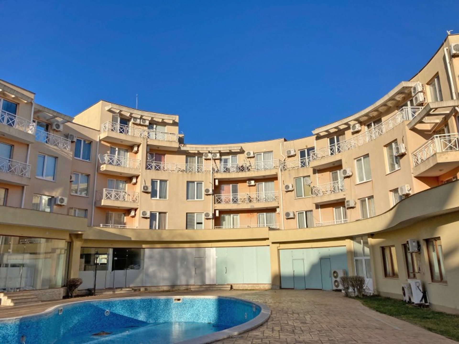 Condominium in Nesebar, Burgas 10876704