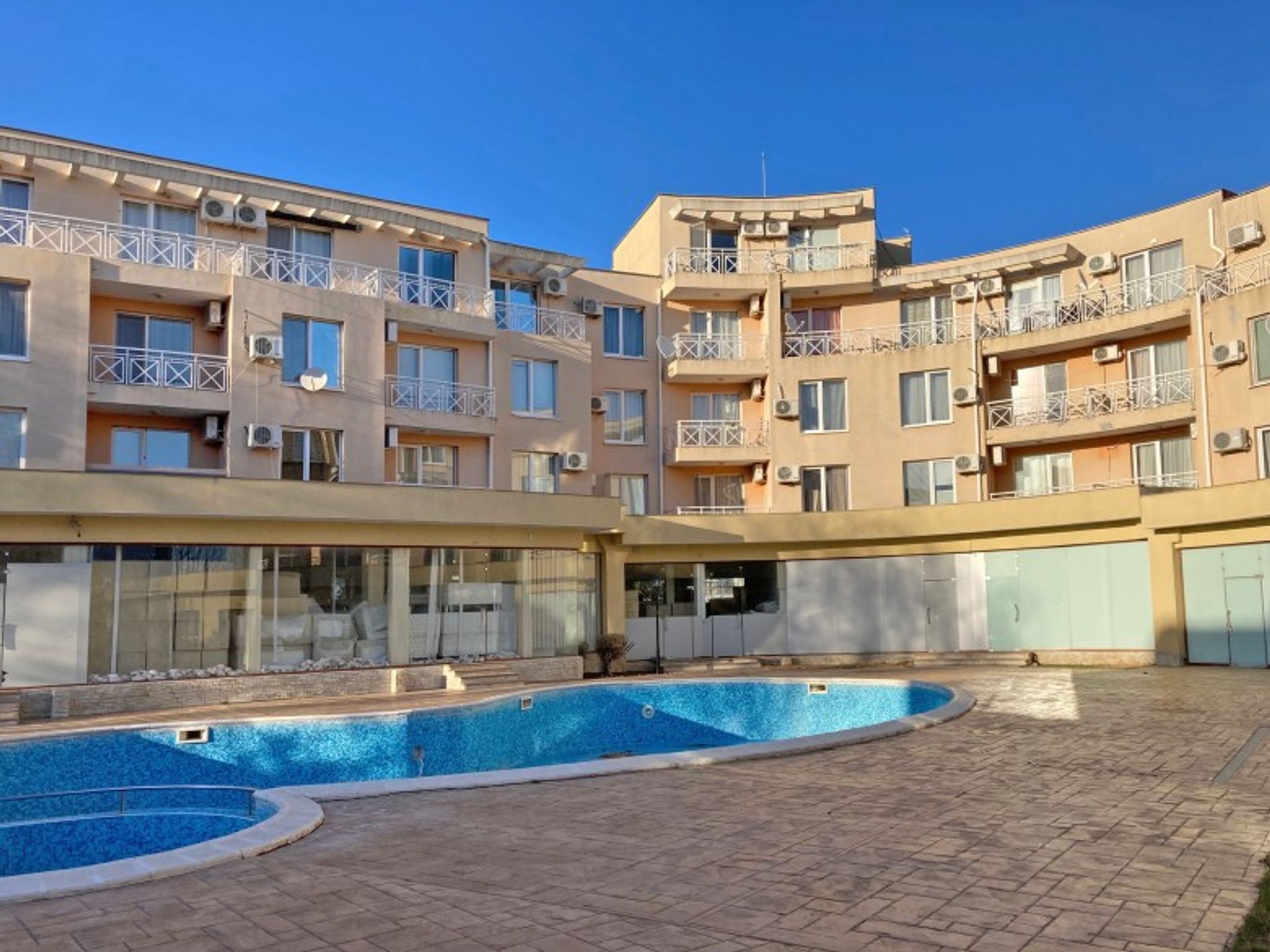 Condominium in Nesebar, Burgas 10876704