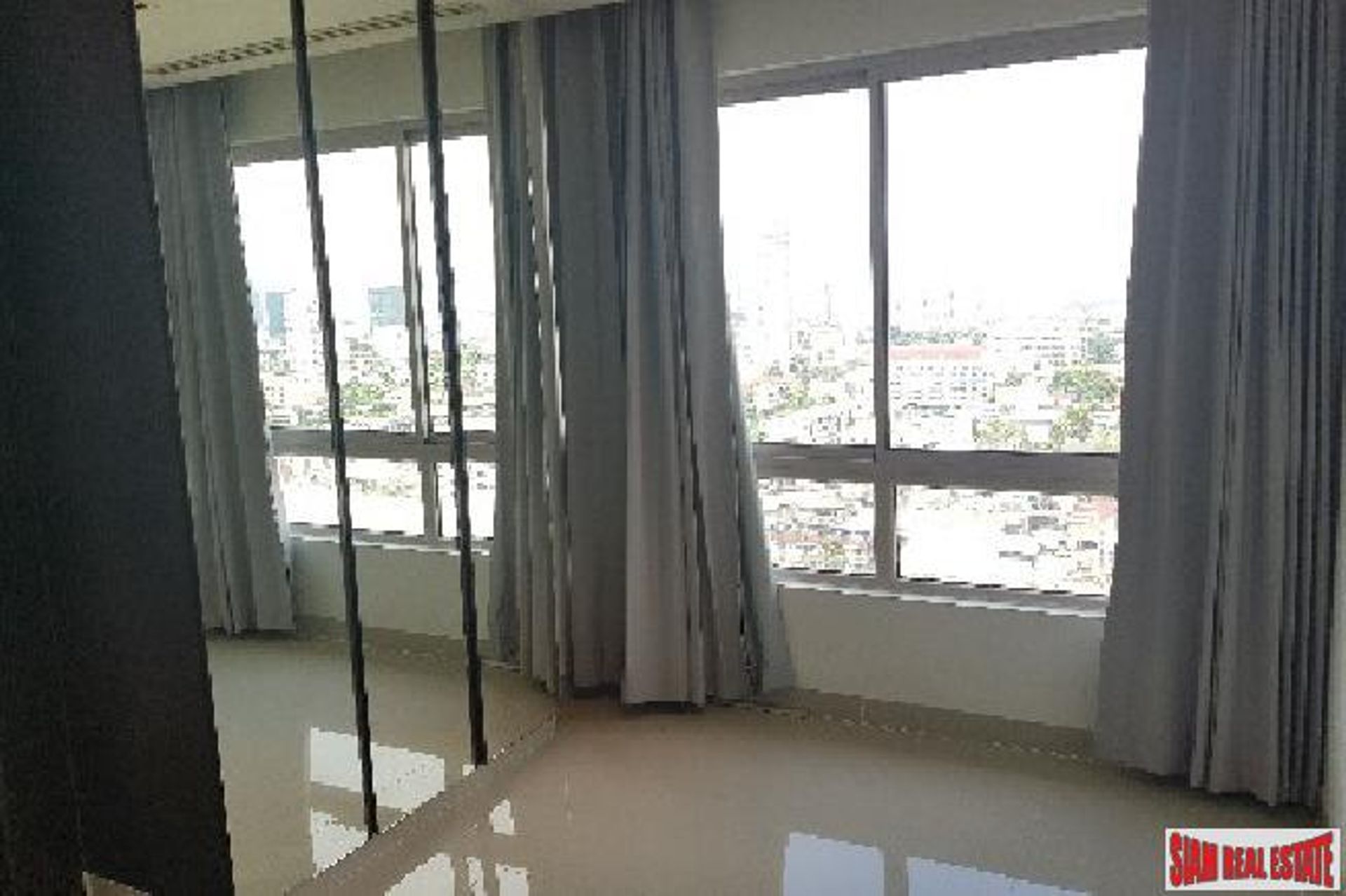 Condominium in Bang Rak, Krung Thep Maha Nakhon 10877157