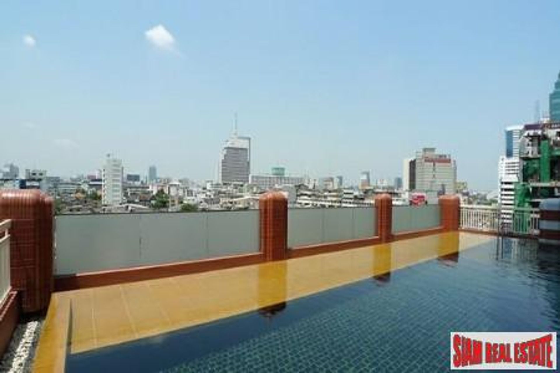 Condominium in Ratchathewi, Krung Thep Maha Nakhon 10877212