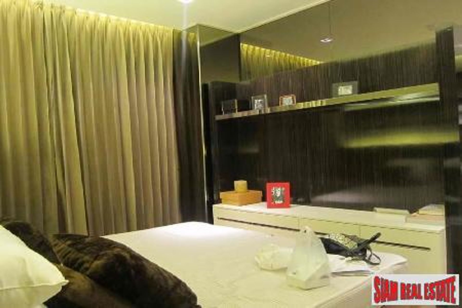 Condominium in , Krung Thep Maha Nakhon 10877212