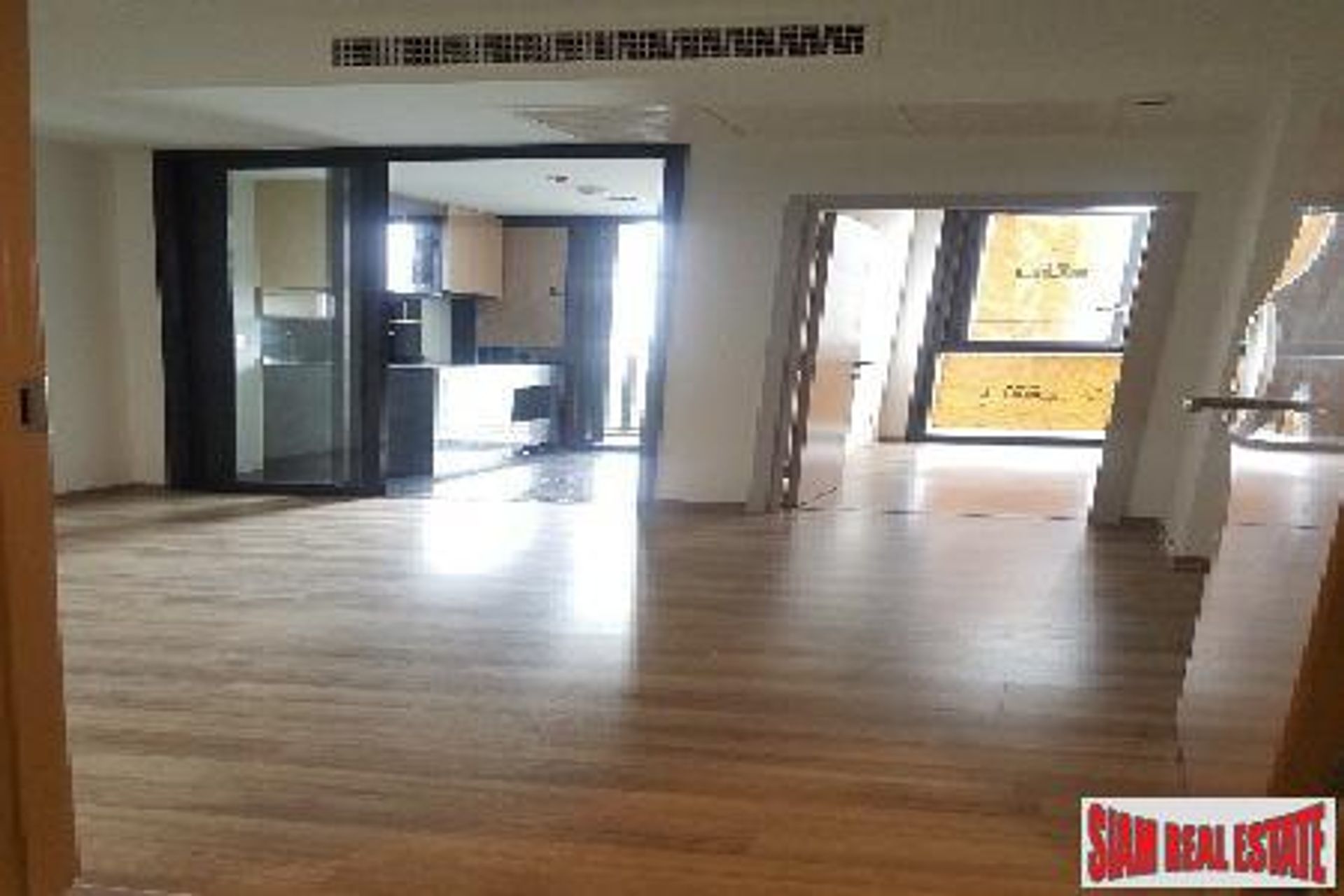 Condominium in , Krung Thep Maha Nakhon 10877485