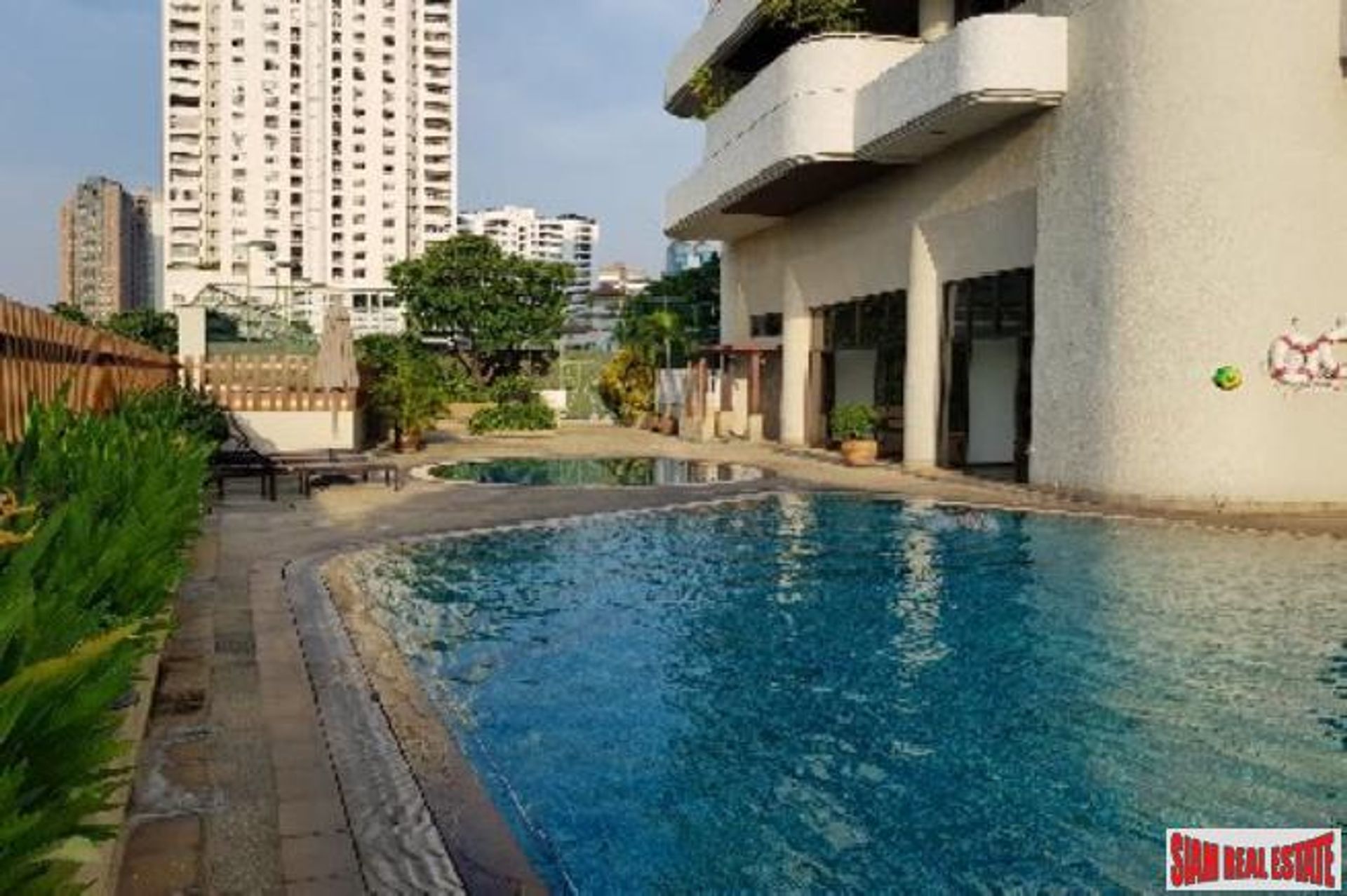 Condominium in , Krung Thep Maha Nakhon 10877493