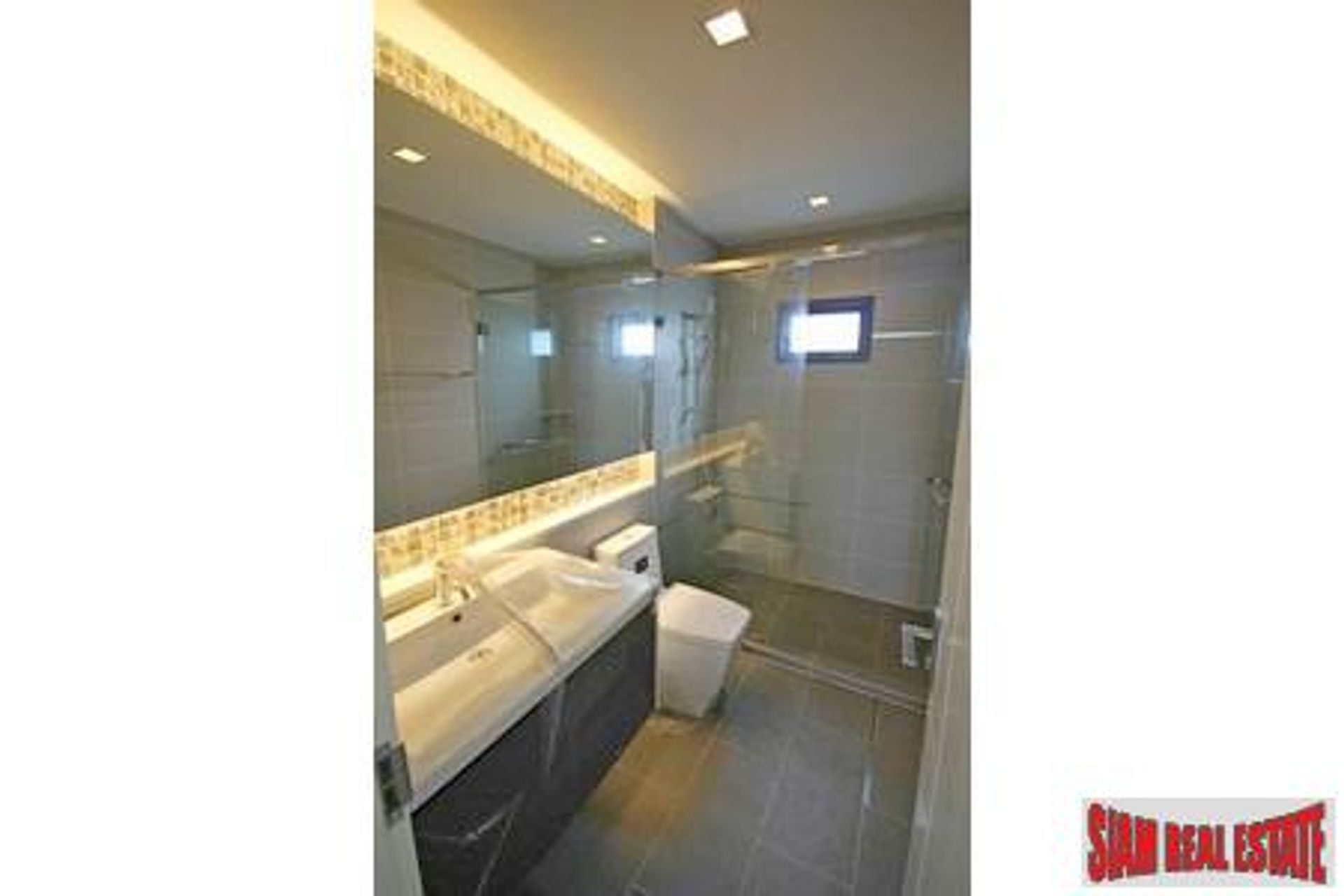 Hus i , Krung Thep Maha Nakhon 10877545