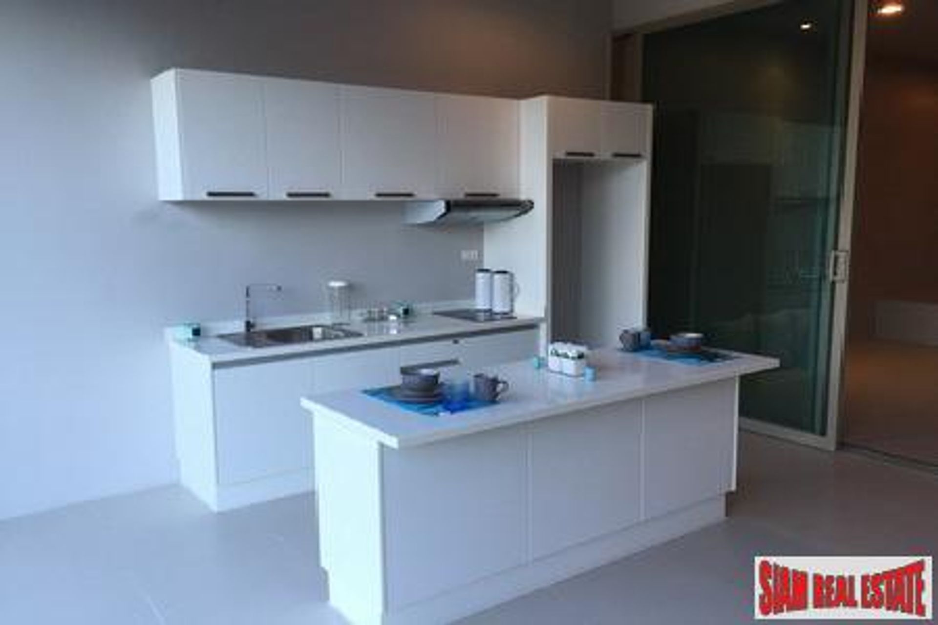 Condominium in Ban Kata, Phuket 10877560