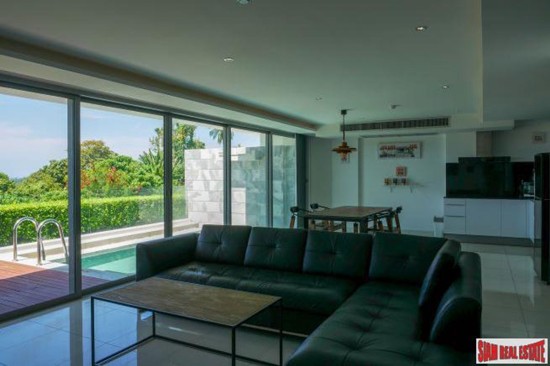 Condominium in Karon, Phuket 10877612