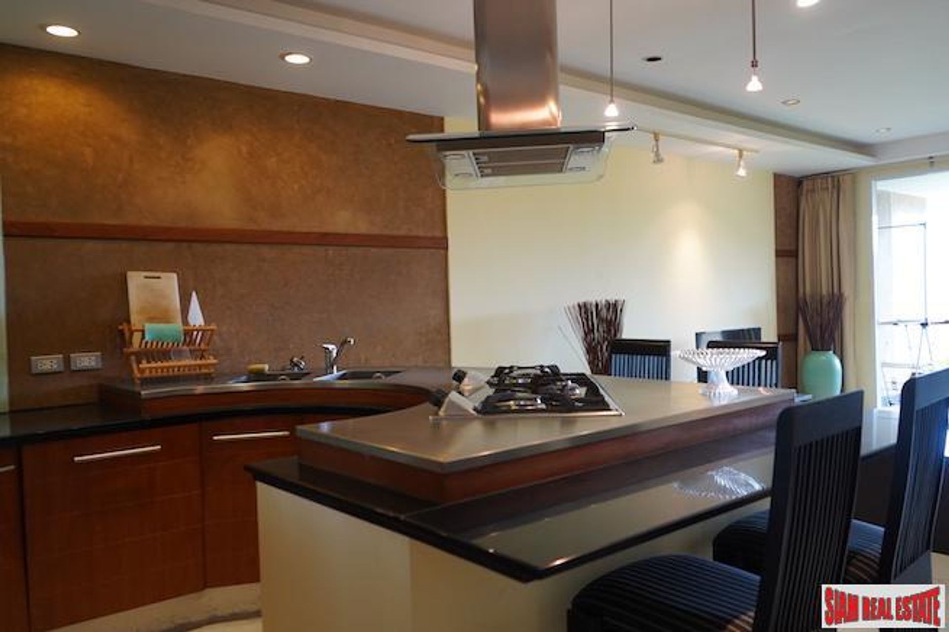 Condominium in Ban Kata, Phuket 10877631