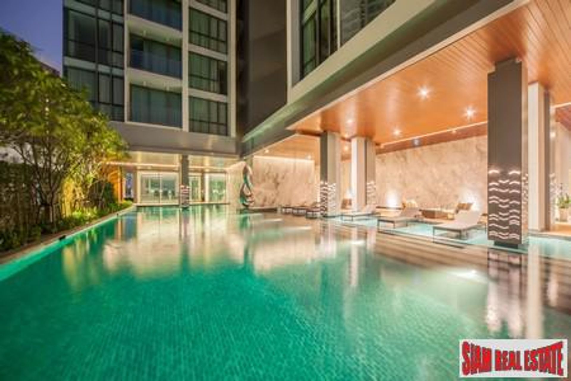 Condominio nel Phra Khanong, Krung Thep Maha Nakhon 10878201