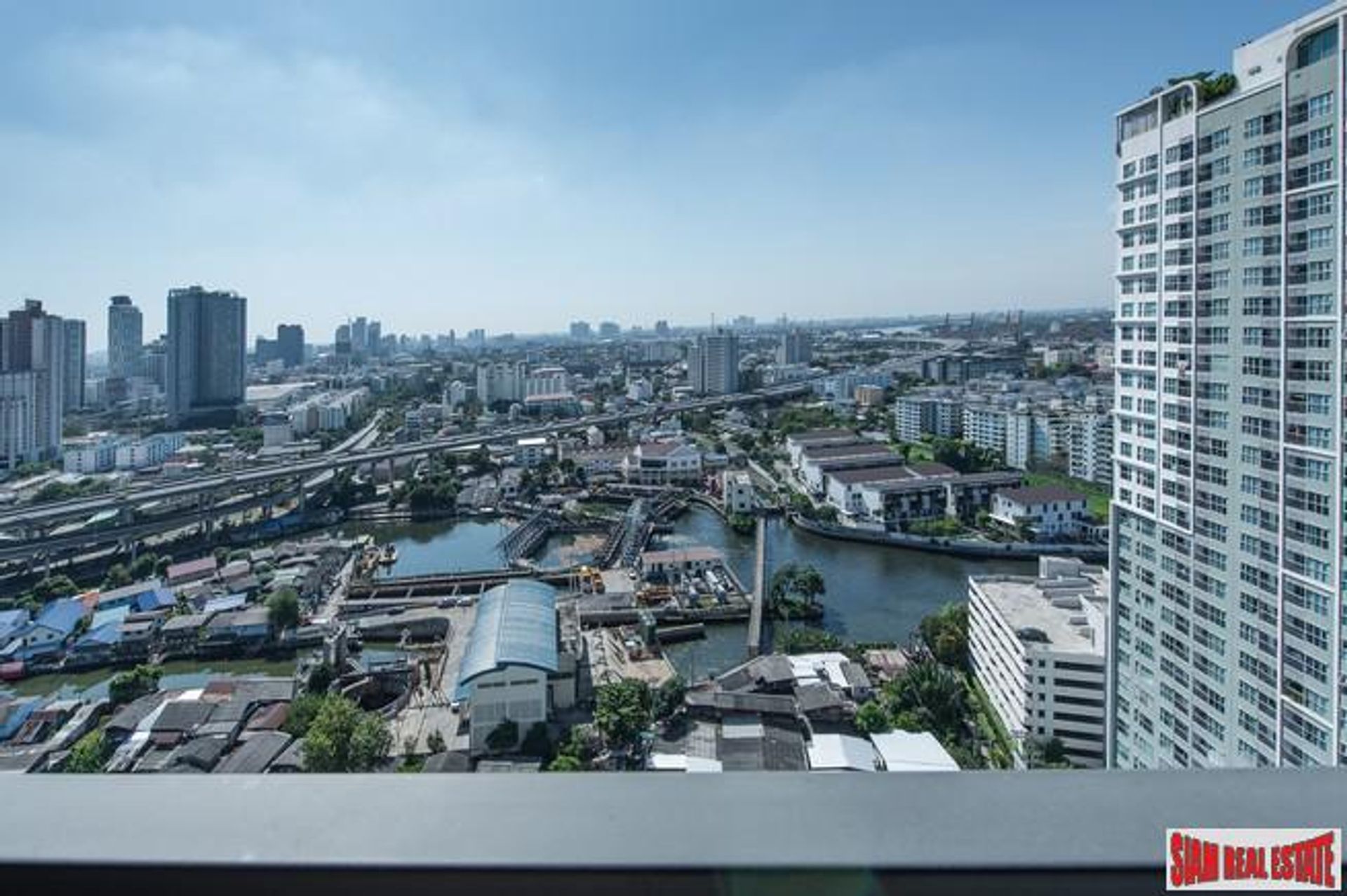 Condominium in , Bangkok 10878307