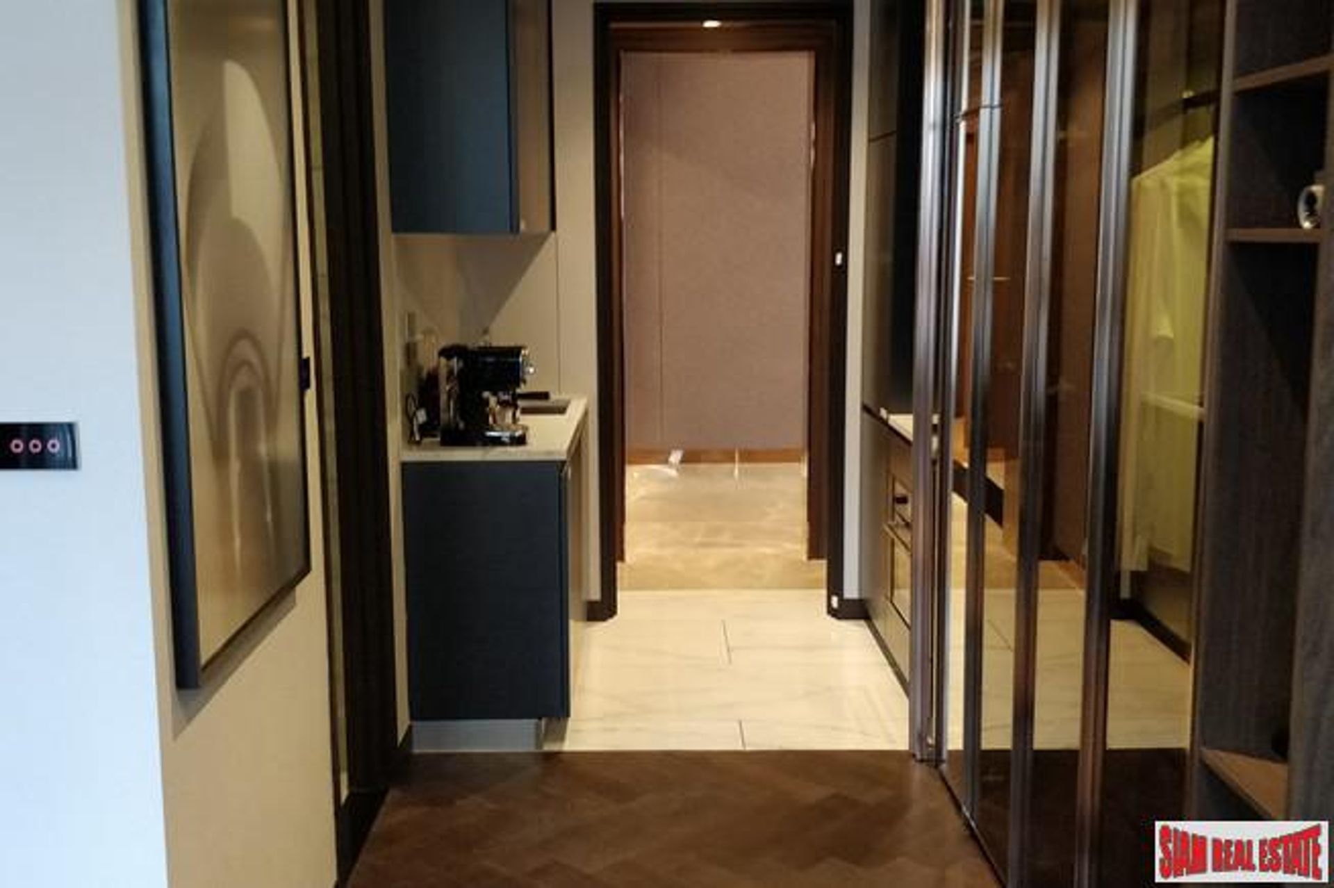 Condominium in Ban Na Lied, Krung Thep Maha Nakhon 10878439